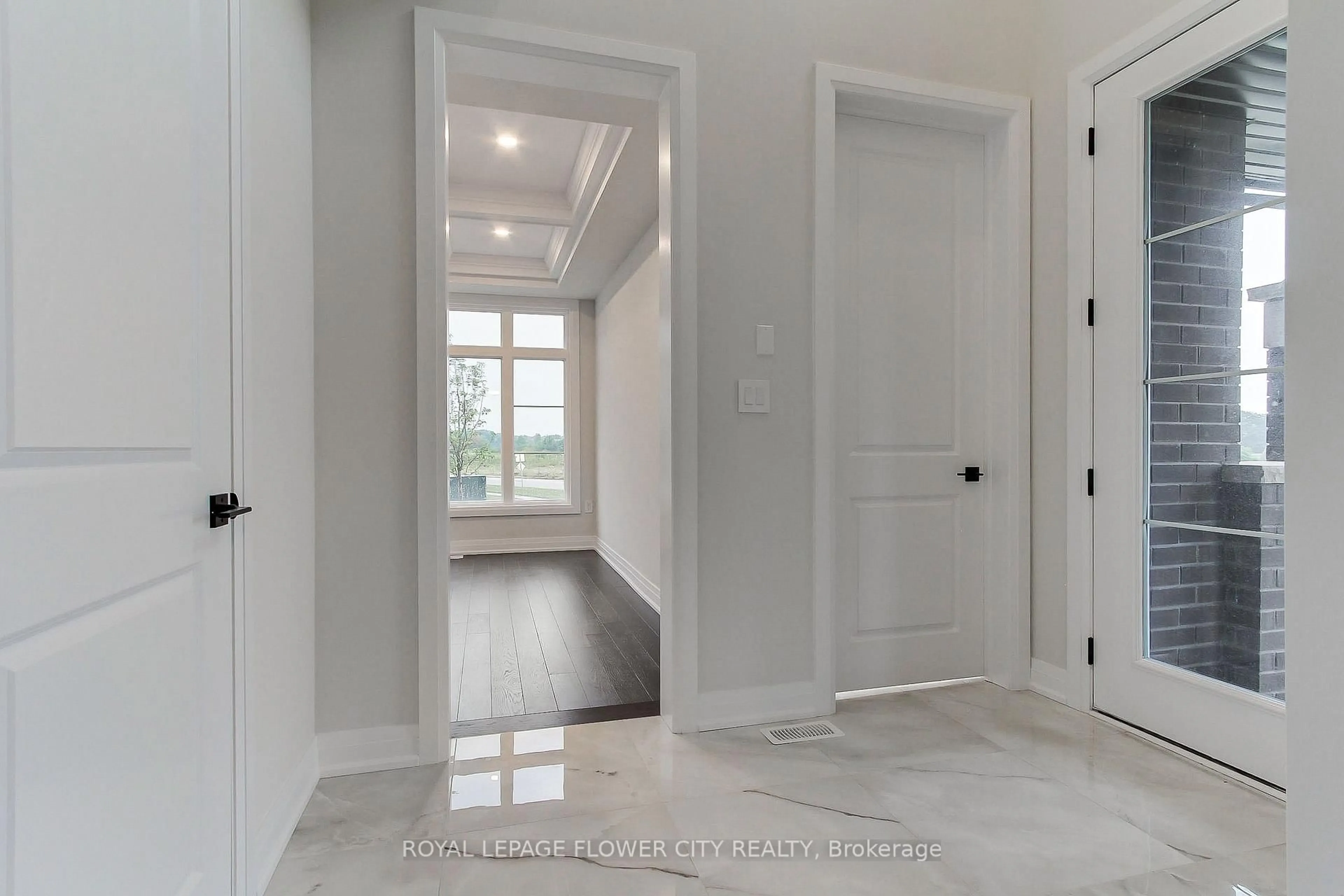 Indoor entryway for 400 Newman Dr #1, Cambridge Ontario N1S 0E8