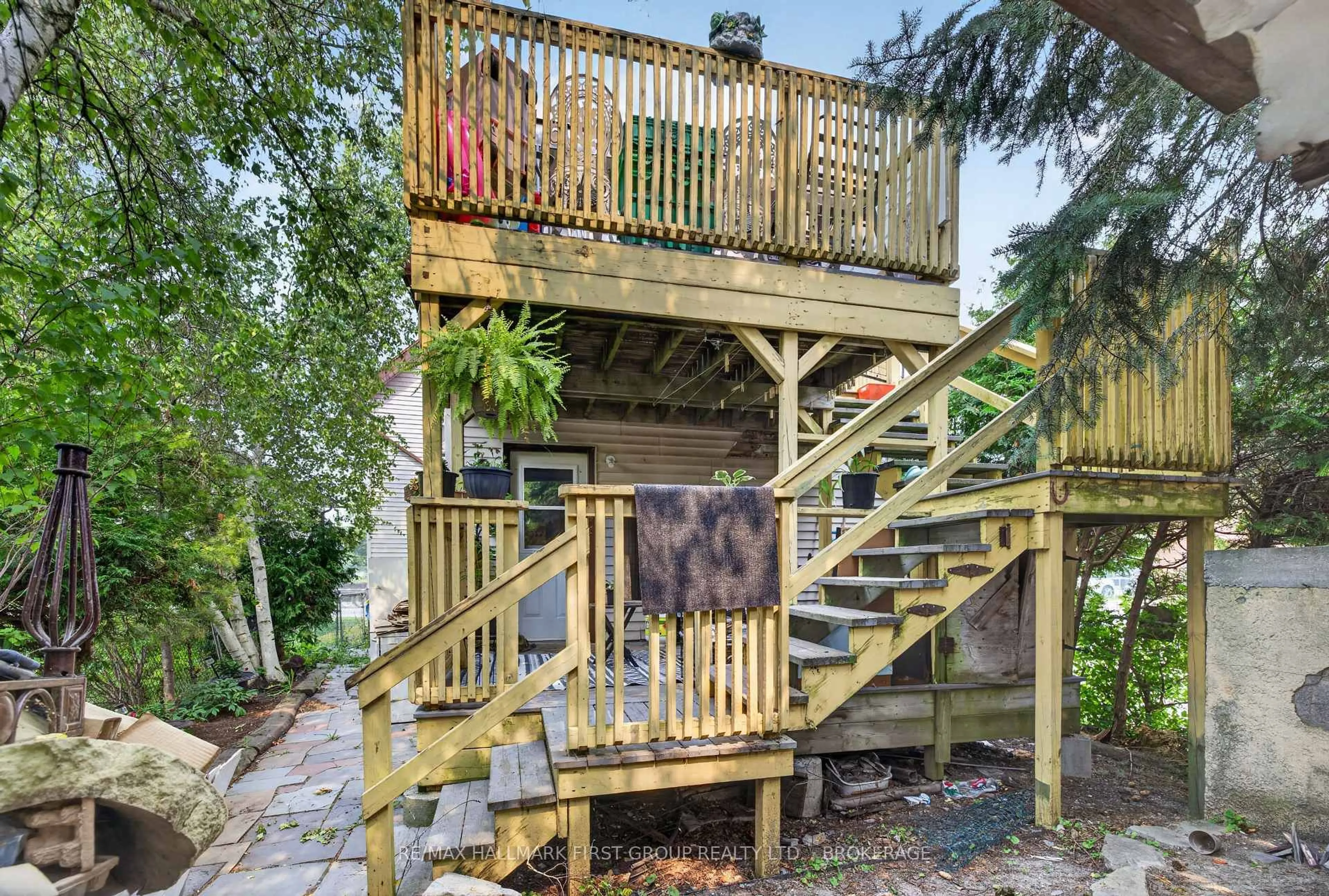 Patio, unknown for 667 MONTREAL St, Kingston Ontario K7K 3J3