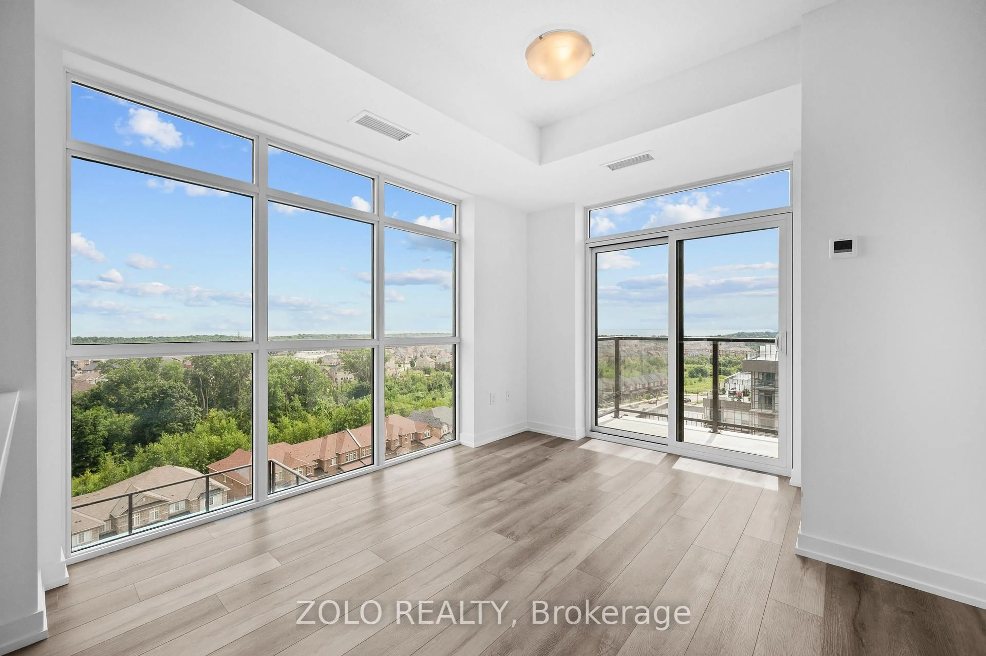 Indoor entryway for 470 Dundas St #1011, Hamilton Ontario L8B 2A6