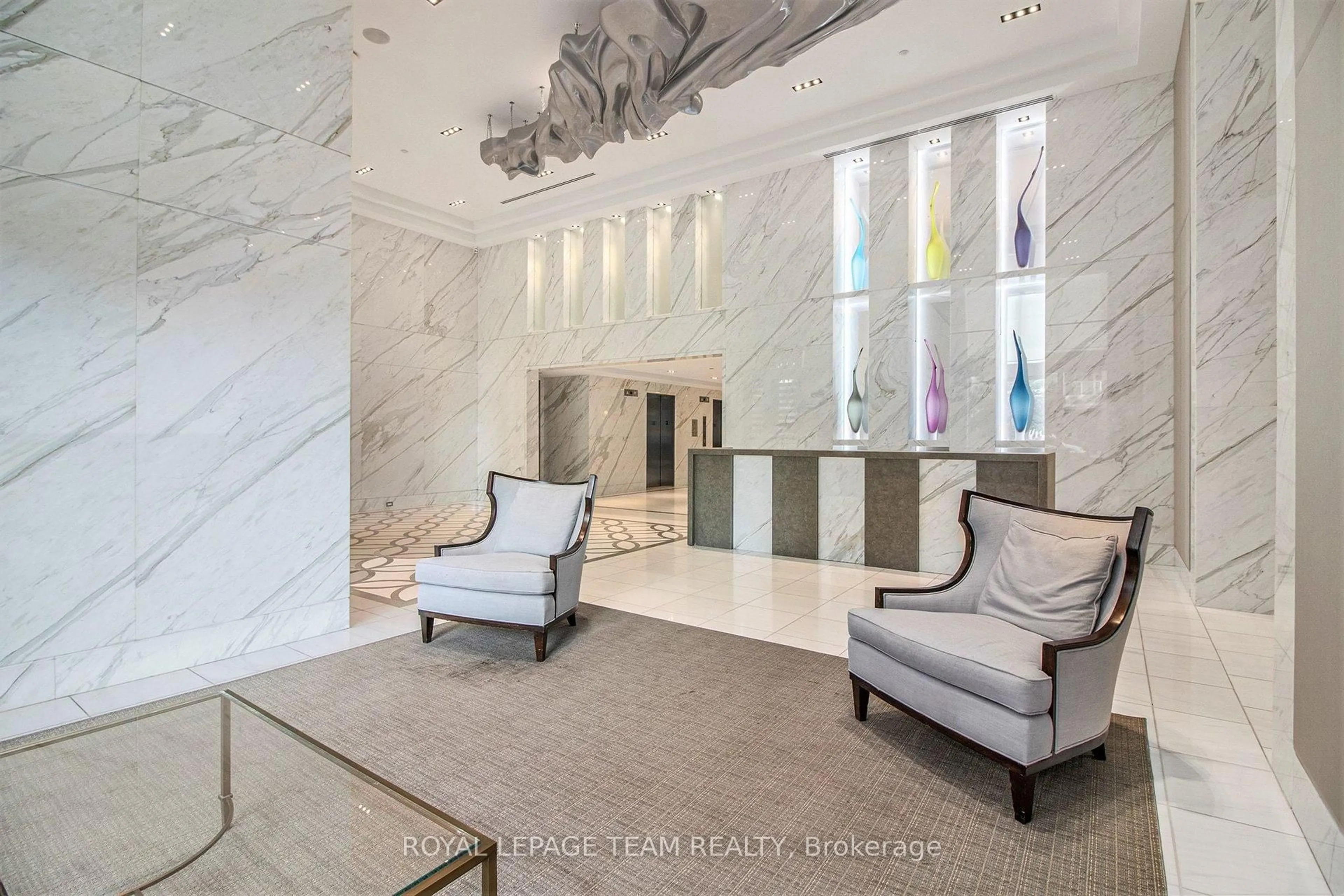 Lobby for 111 Champagne Ave #406, Ottawa Ontario K1S 5V3