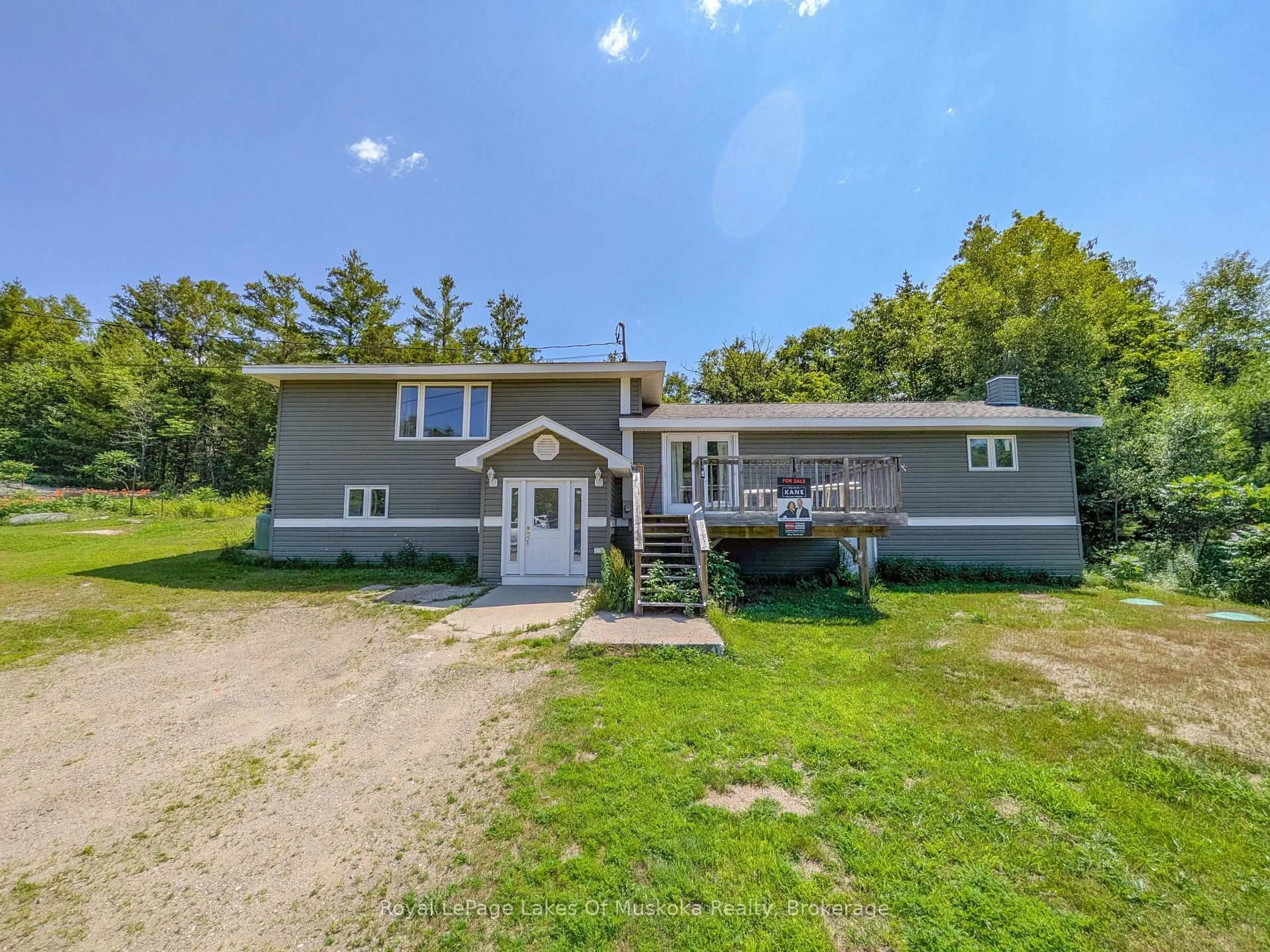 A pic from outside/outdoor area/front of a property/back of a property/a pic from drone, unknown for 1314 Winhara Rd, Gravenhurst Ontario P1P 1R1