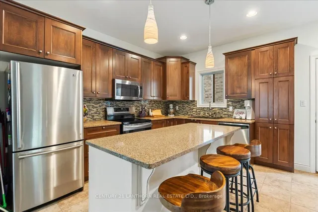 18 McDougall Dr, Belleville 2