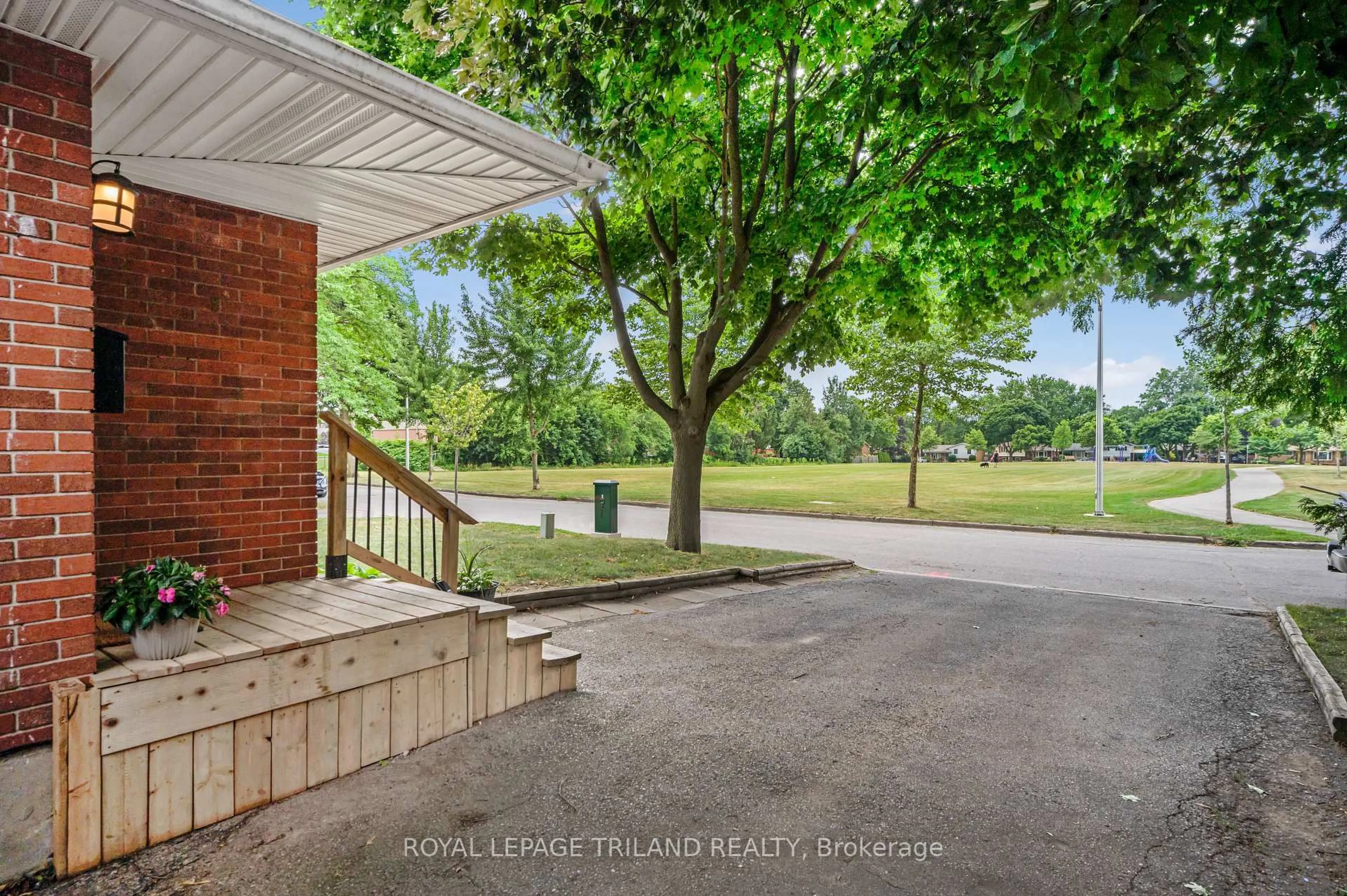 Patio, water/lake/river/ocean view for 73 GENEVIVE Pl, London East Ontario N5Y 4X2