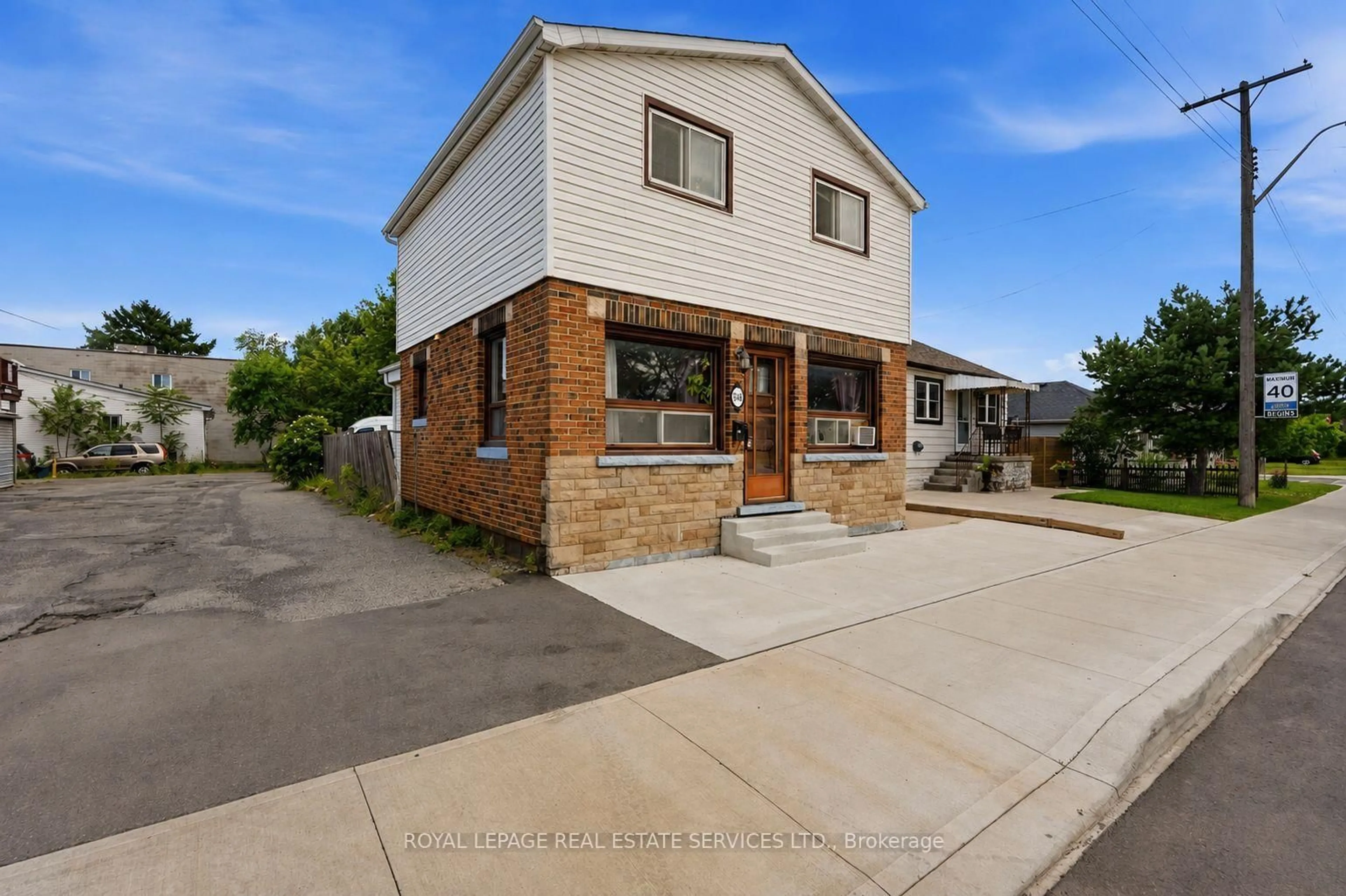 Unknown for 1819 Main St, Hamilton Ontario L8H 1E7