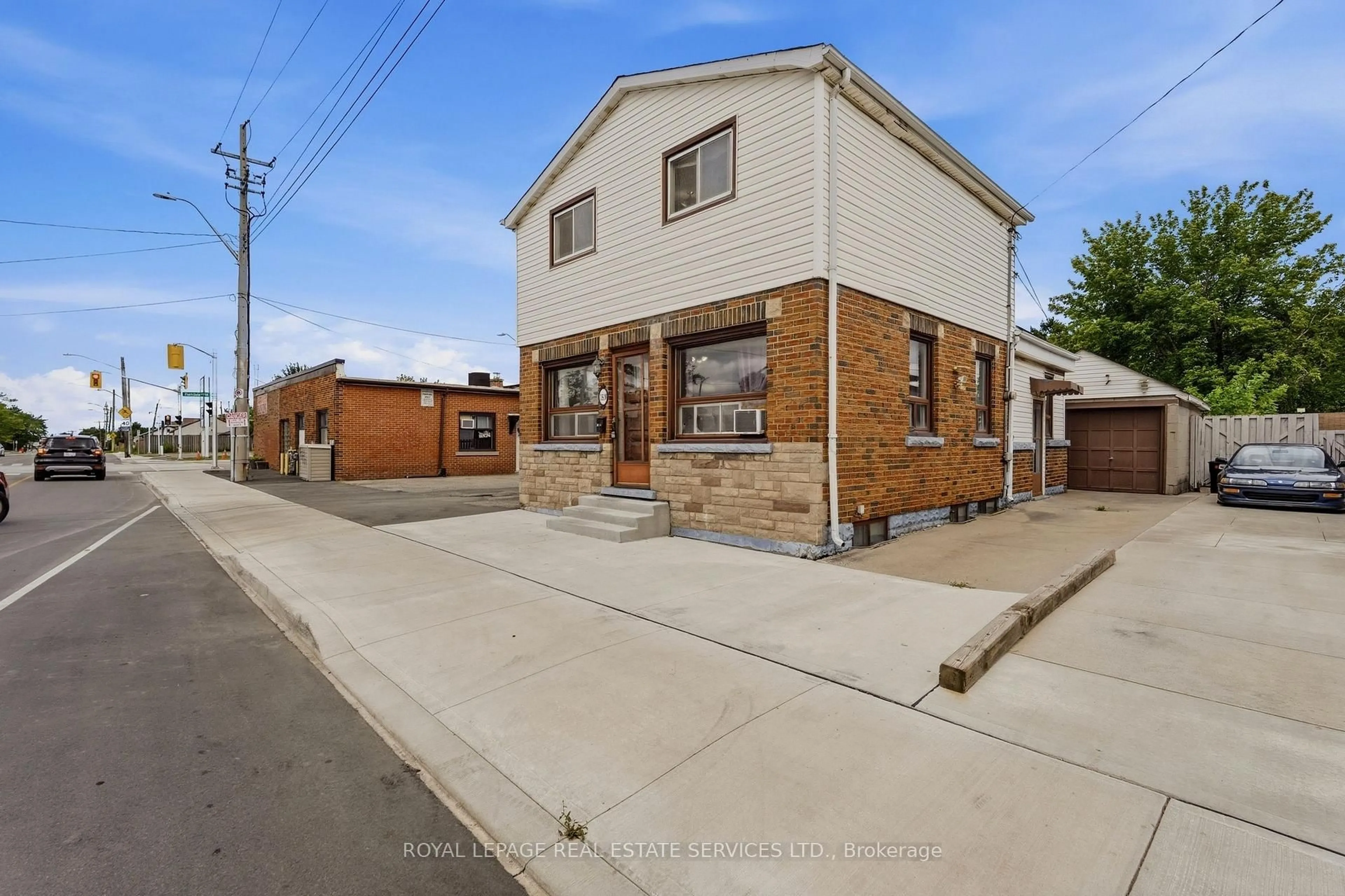 Unknown for 1819 Main St, Hamilton Ontario L8H 1E7