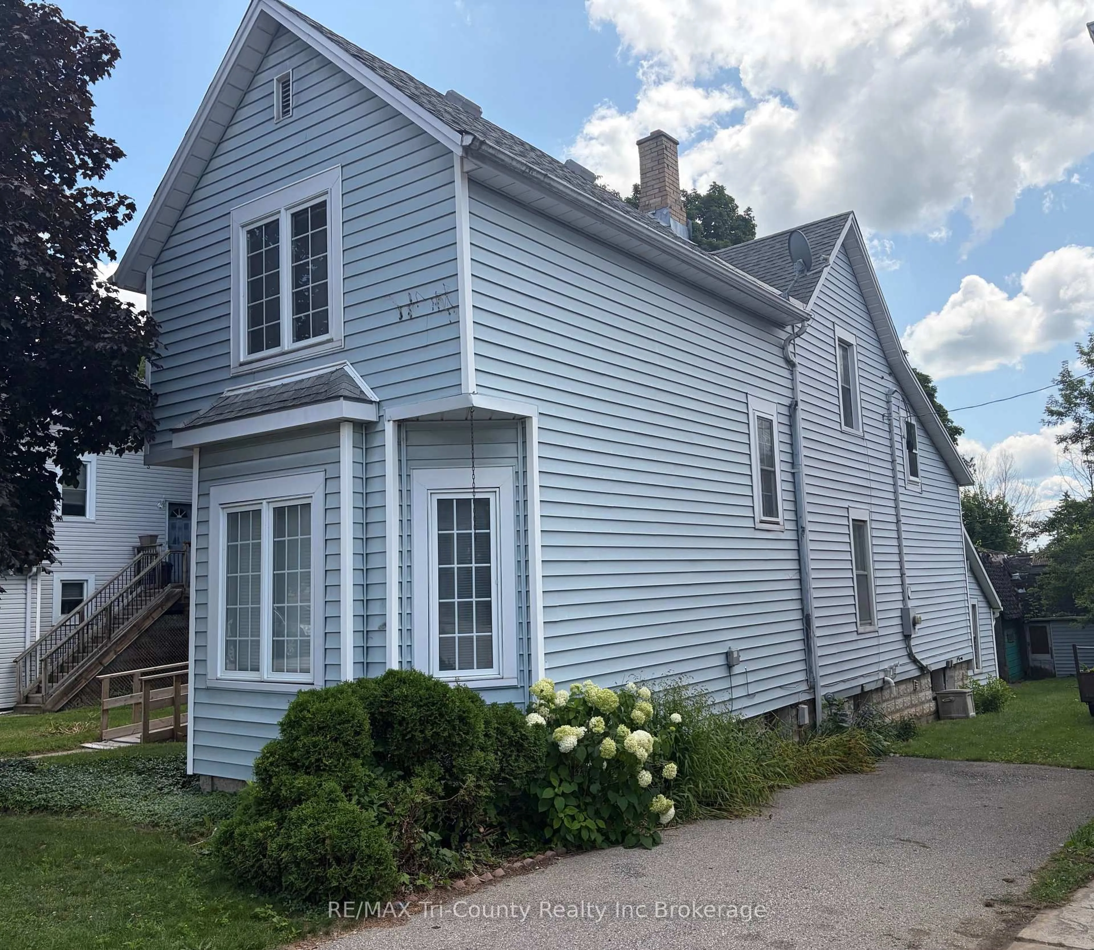 Home with vinyl exterior material, street for 53 BROCK St, Tillsonburg Ontario N4G 2A4