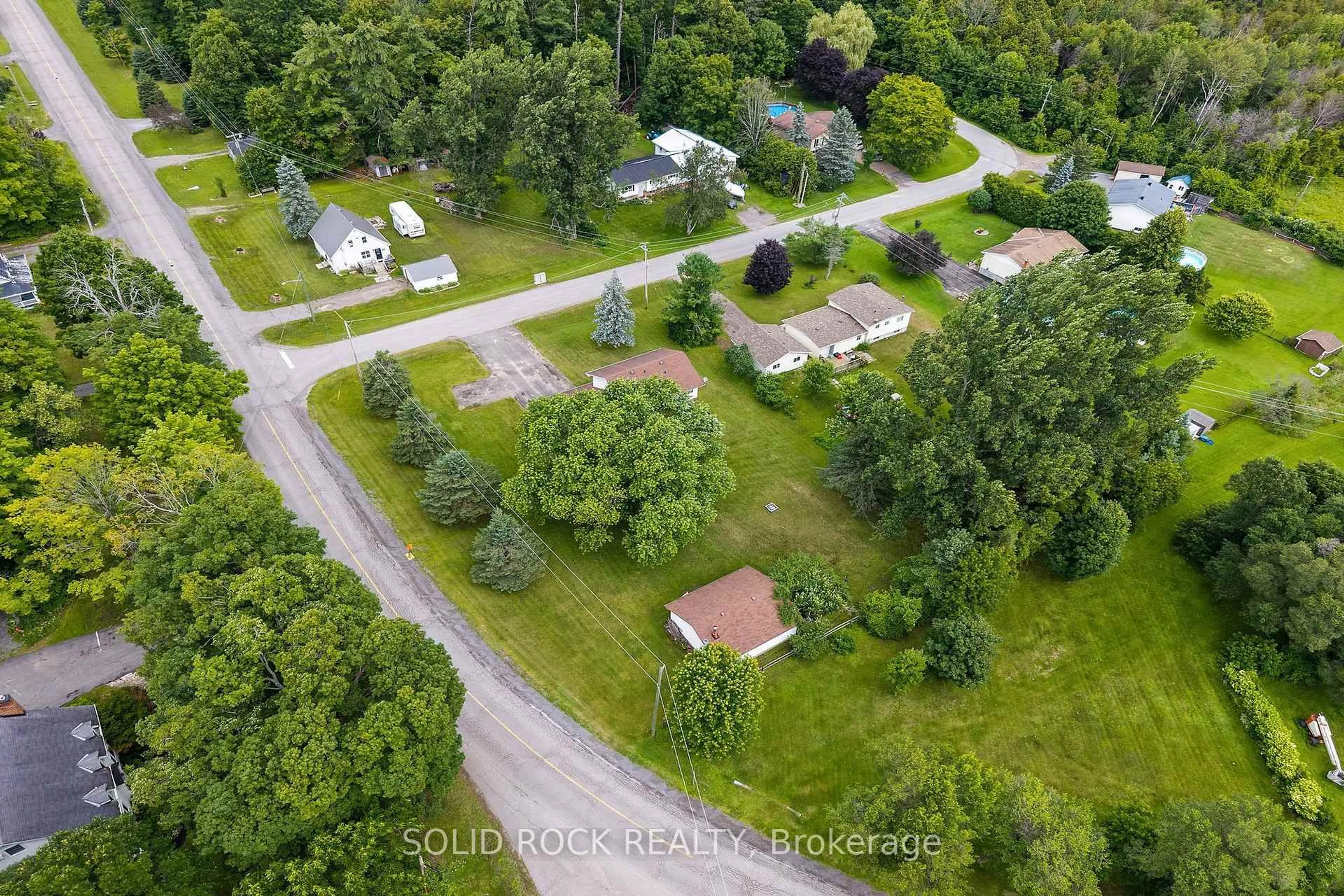 A pic from outside/outdoor area/front of a property/back of a property/a pic from drone, street for 708 Mckenzie Ave, Arnprior Ontario K7S 3G9