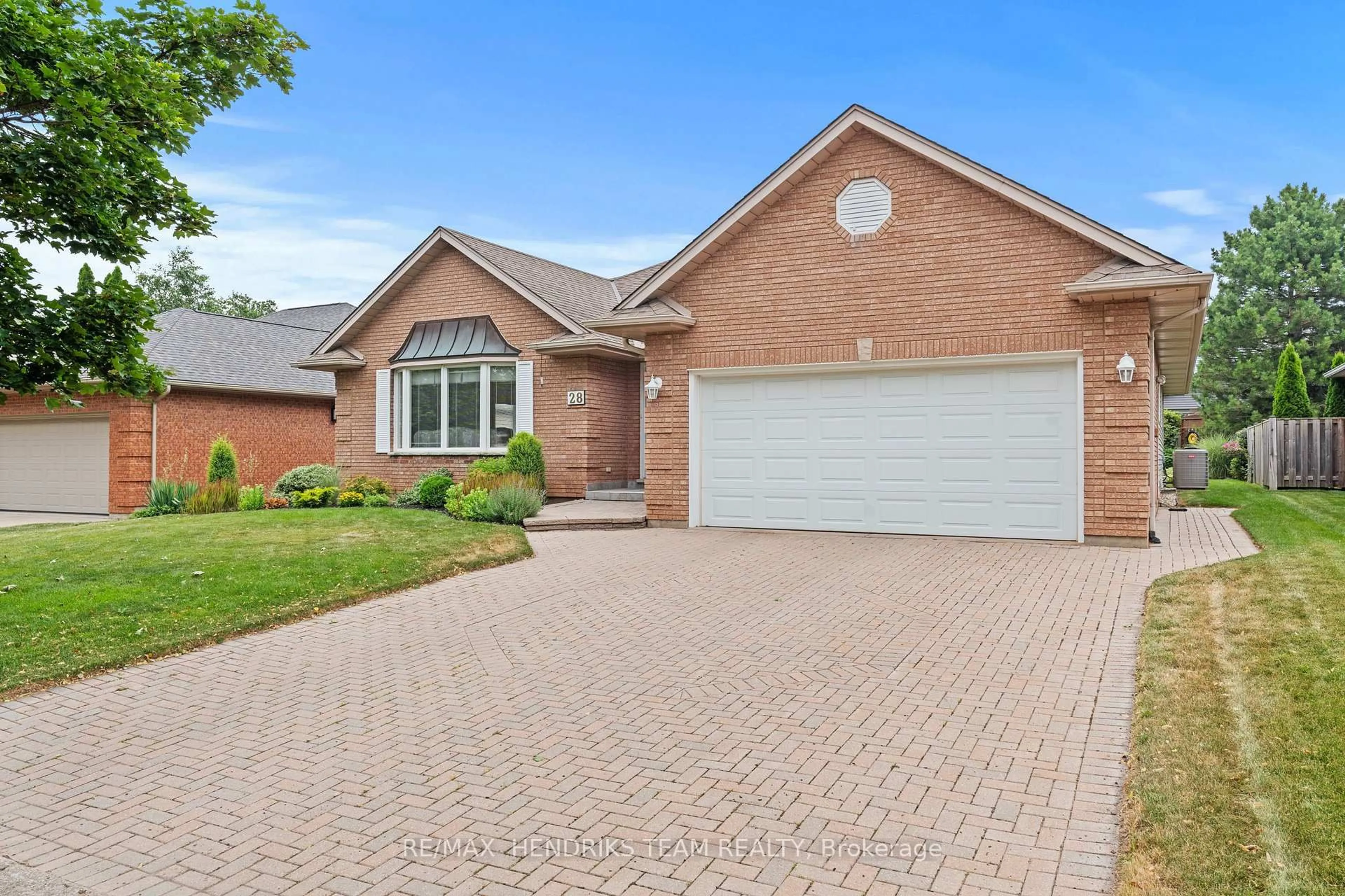 Home with brick exterior material, street for 28 Heritage Lane, Welland Ontario L3C 6Z3