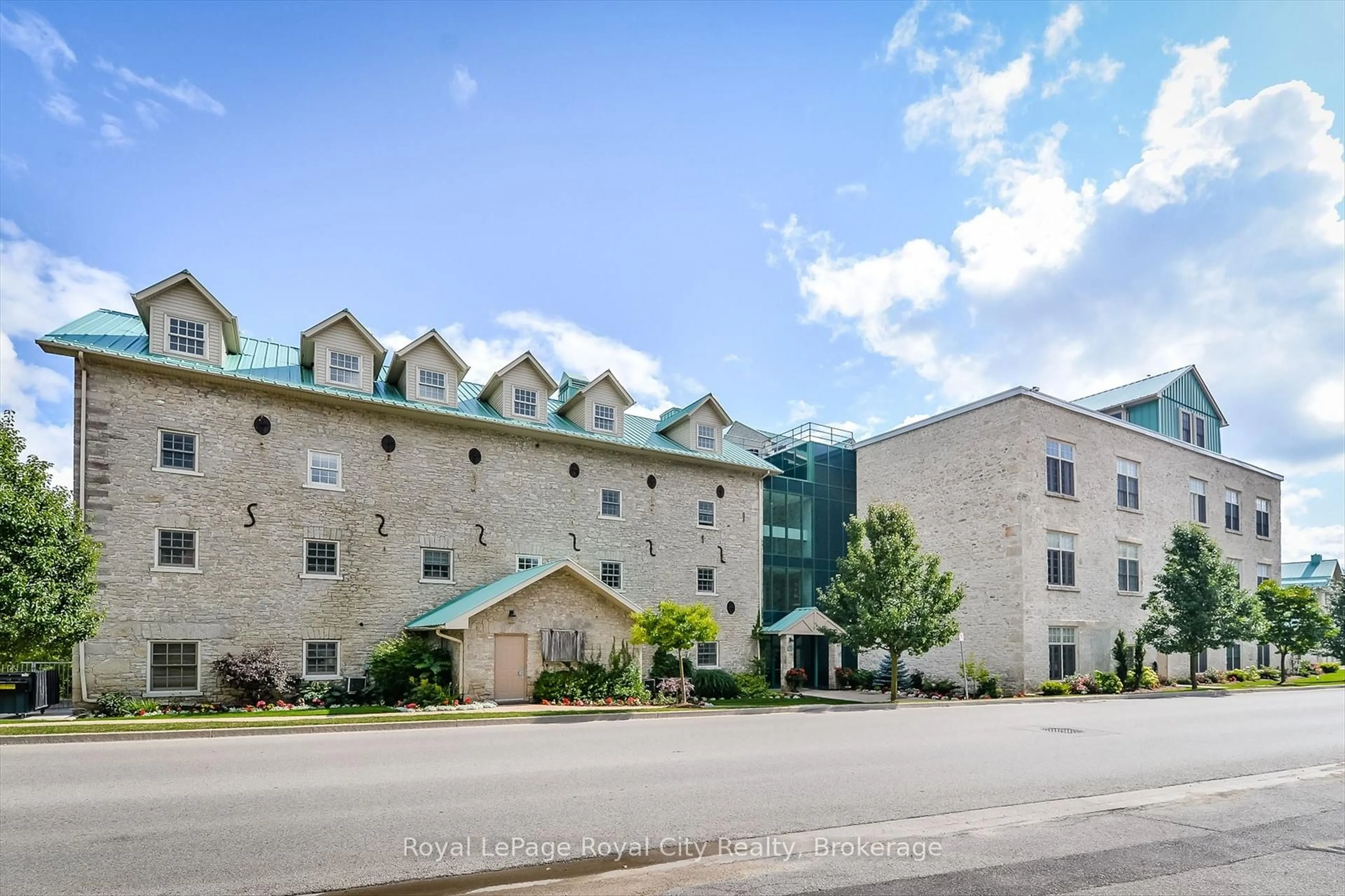 Unknown for 478 St Andrew St #101, Centre Wellington Ontario N1M 3V7