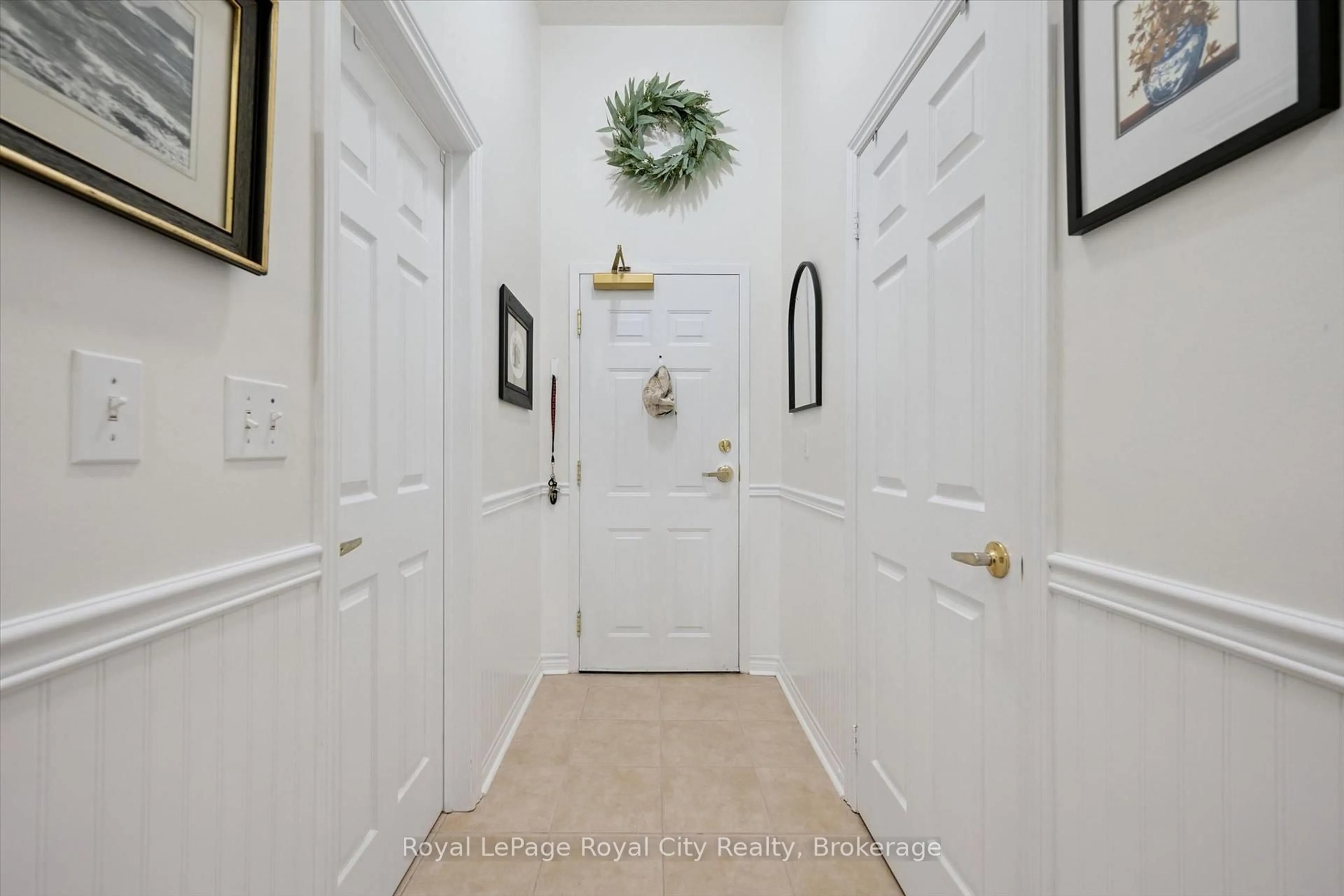 Indoor entryway for 478 St Andrew St #101, Centre Wellington Ontario N1M 3V7