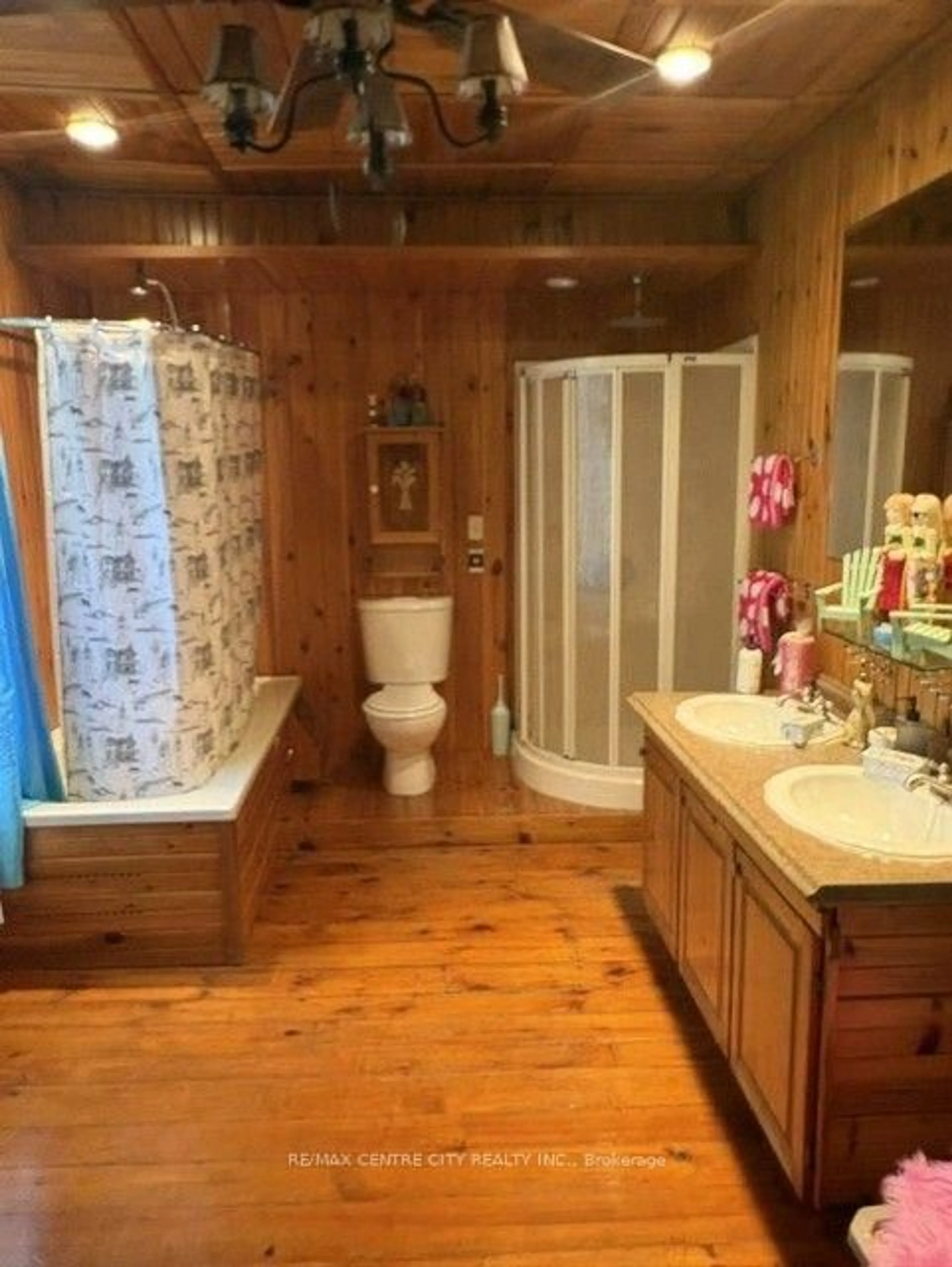 Standard bathroom, unknown for 37015 Fingal Line, Southwold Ontario N5P 3S5