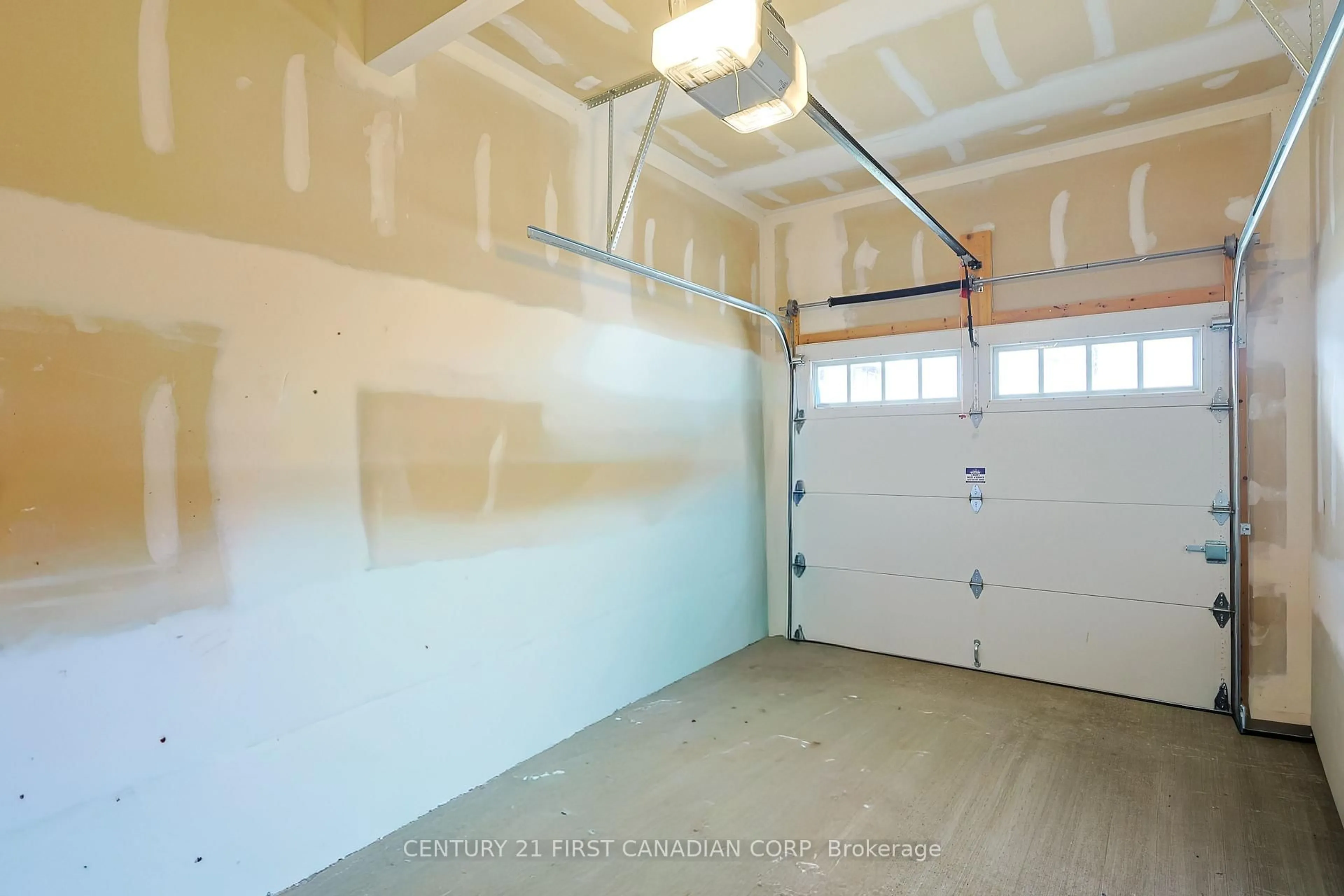 Indoor garage for 600 Guiness Way #26, London North Ontario N5X 0N4