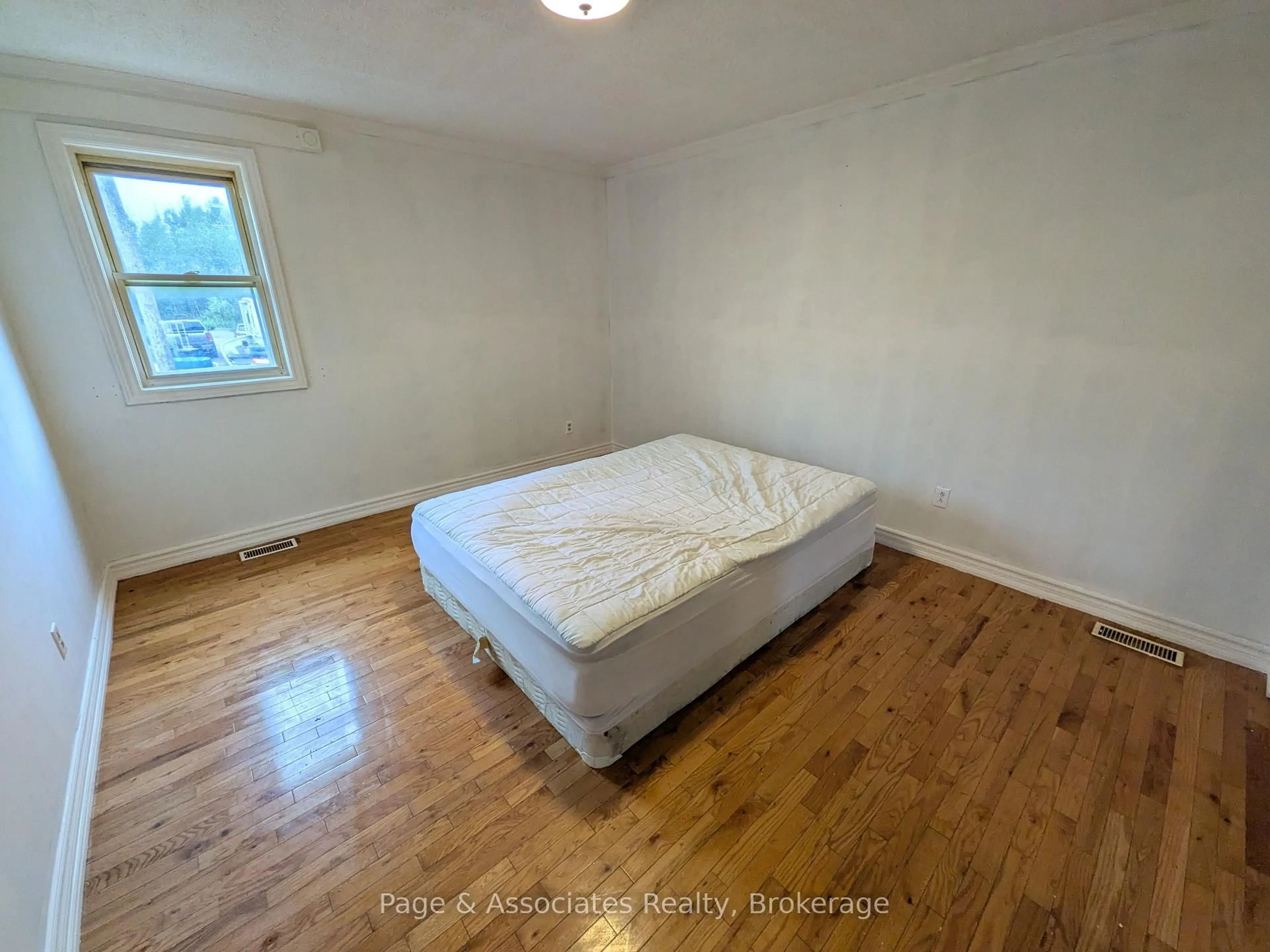 A pic of a room for 6 Jessup St, West Nipissing Ontario P0H 1G0