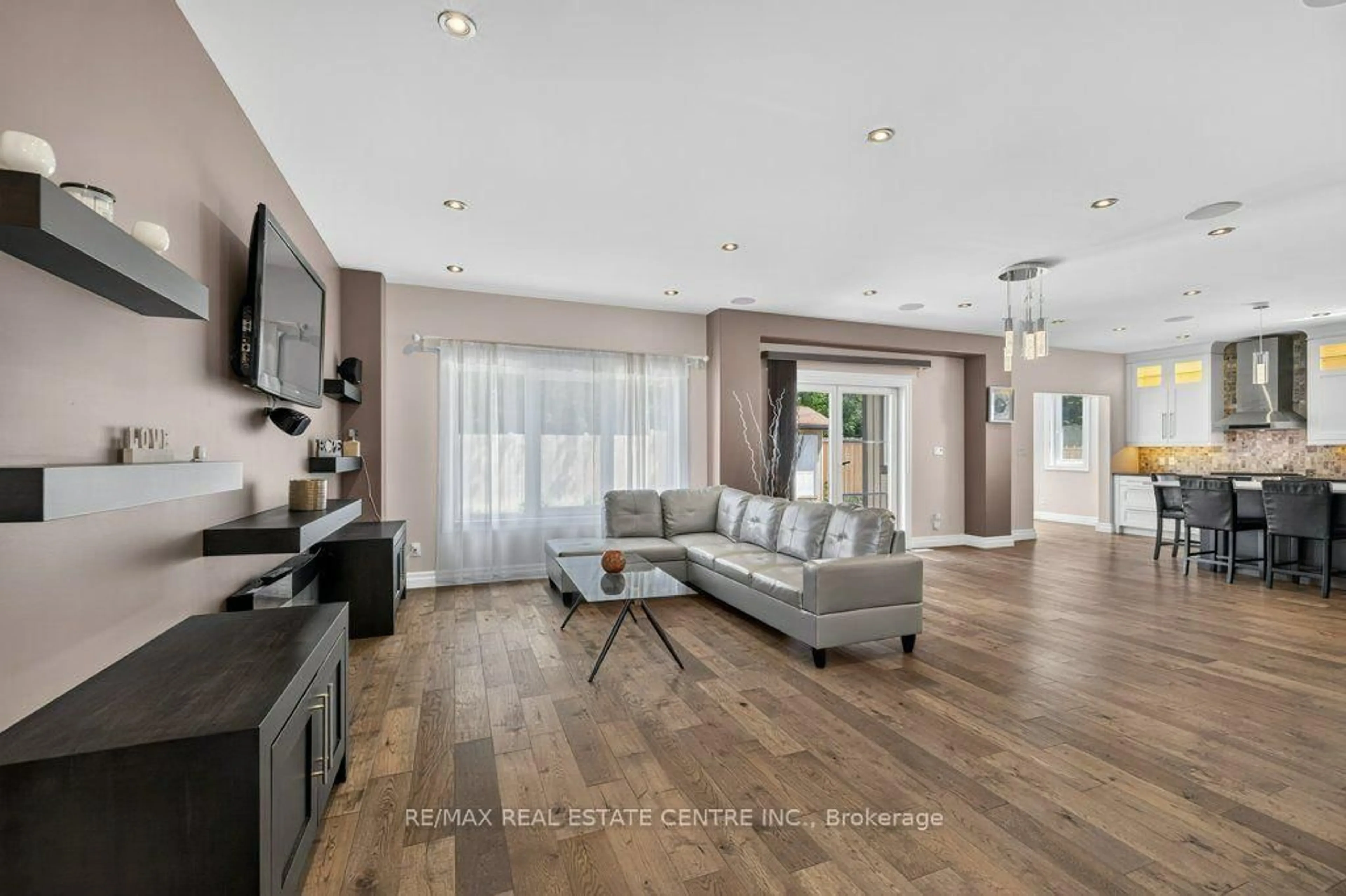 Living room with furniture, unknown for 236 Neilson Ave, Waterloo Ontario N2J 2M3
