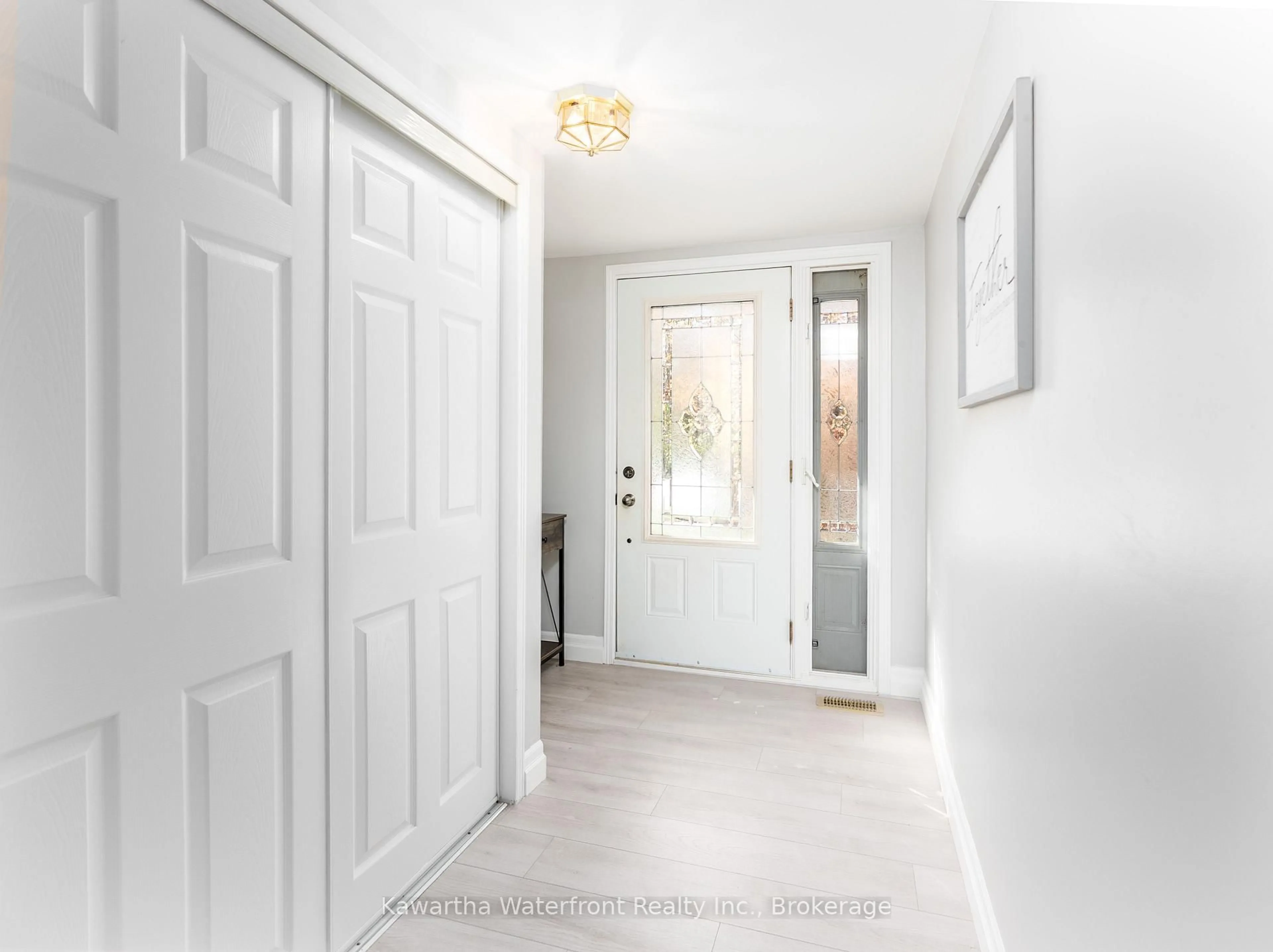 Indoor entryway for 89 Shadow Lake 2 Rd, Kawartha Lakes Ontario K0M 2L0