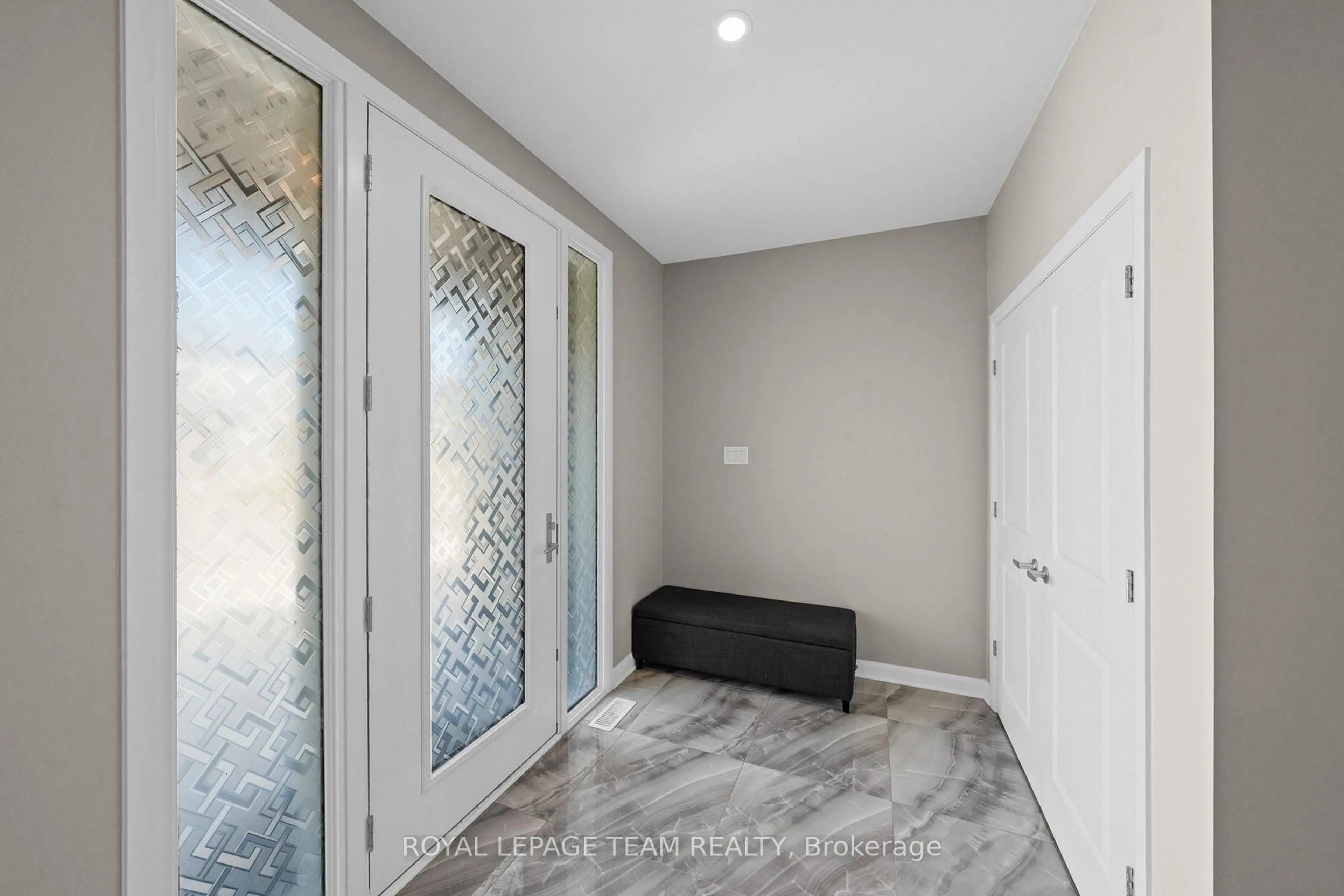 Indoor entryway for 760 Shoal St, Ottawa Ontario K4M 0X5