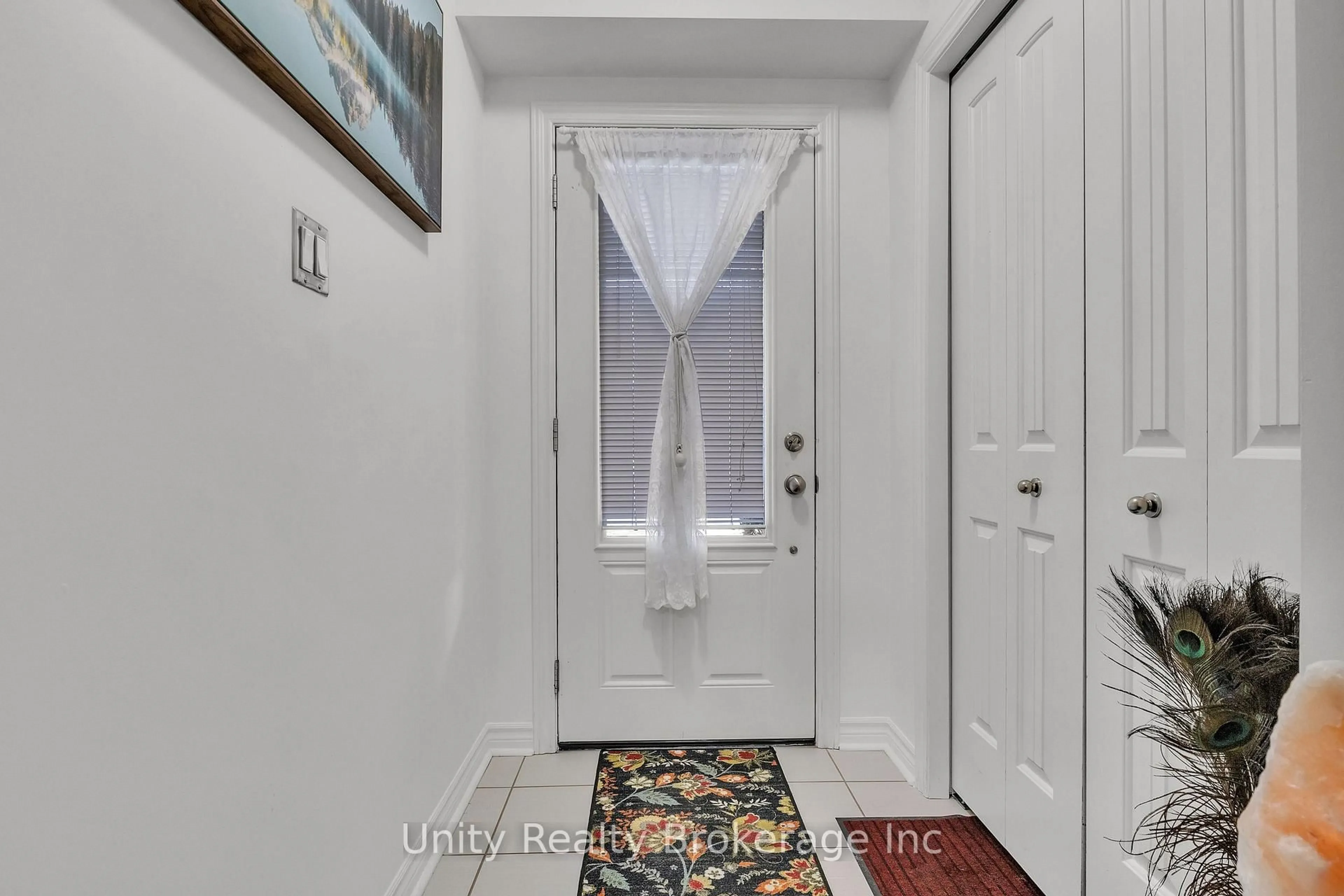 Indoor entryway for 44 Arlington Cres, Guelph Ontario N1L 0K9
