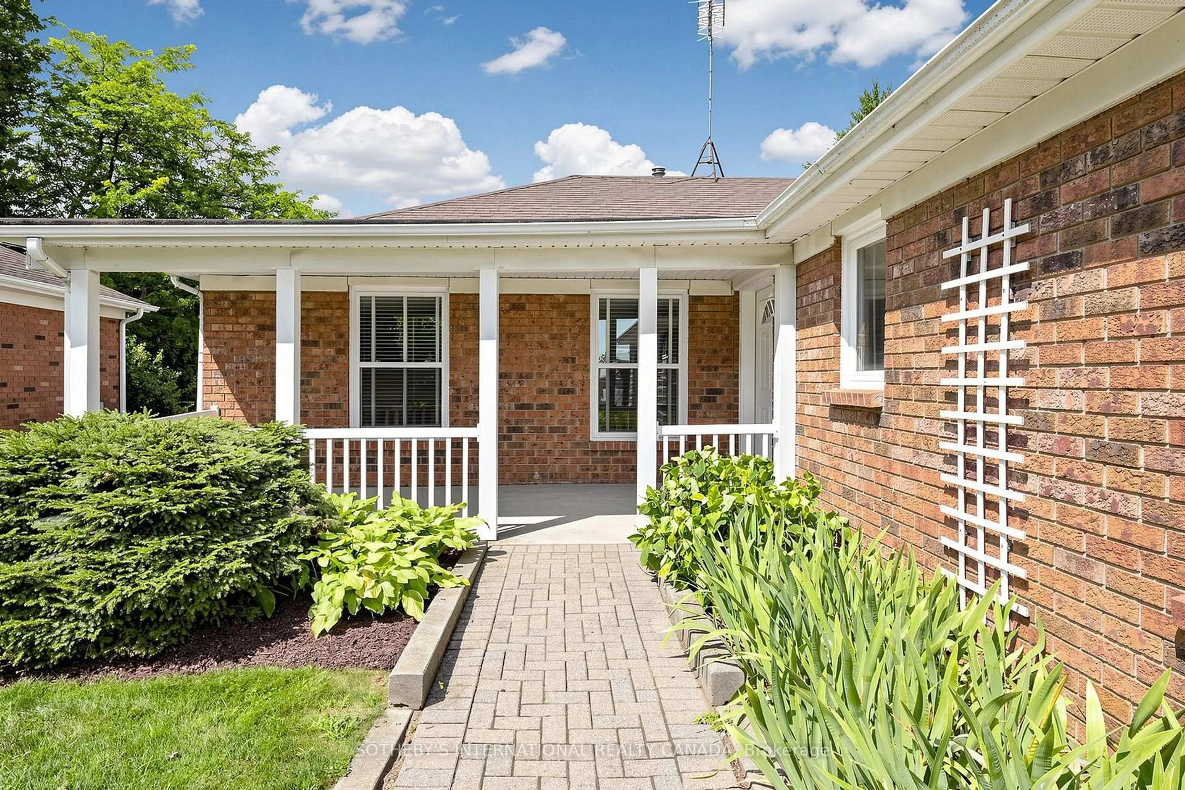 Home with brick exterior material, street for 3454 FREDERICK Ave, Lincoln Ontario L0R 2C0