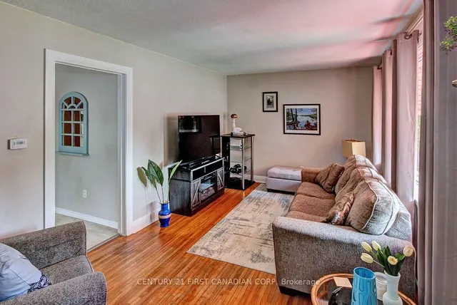 396 Avondale Rd, London East 5