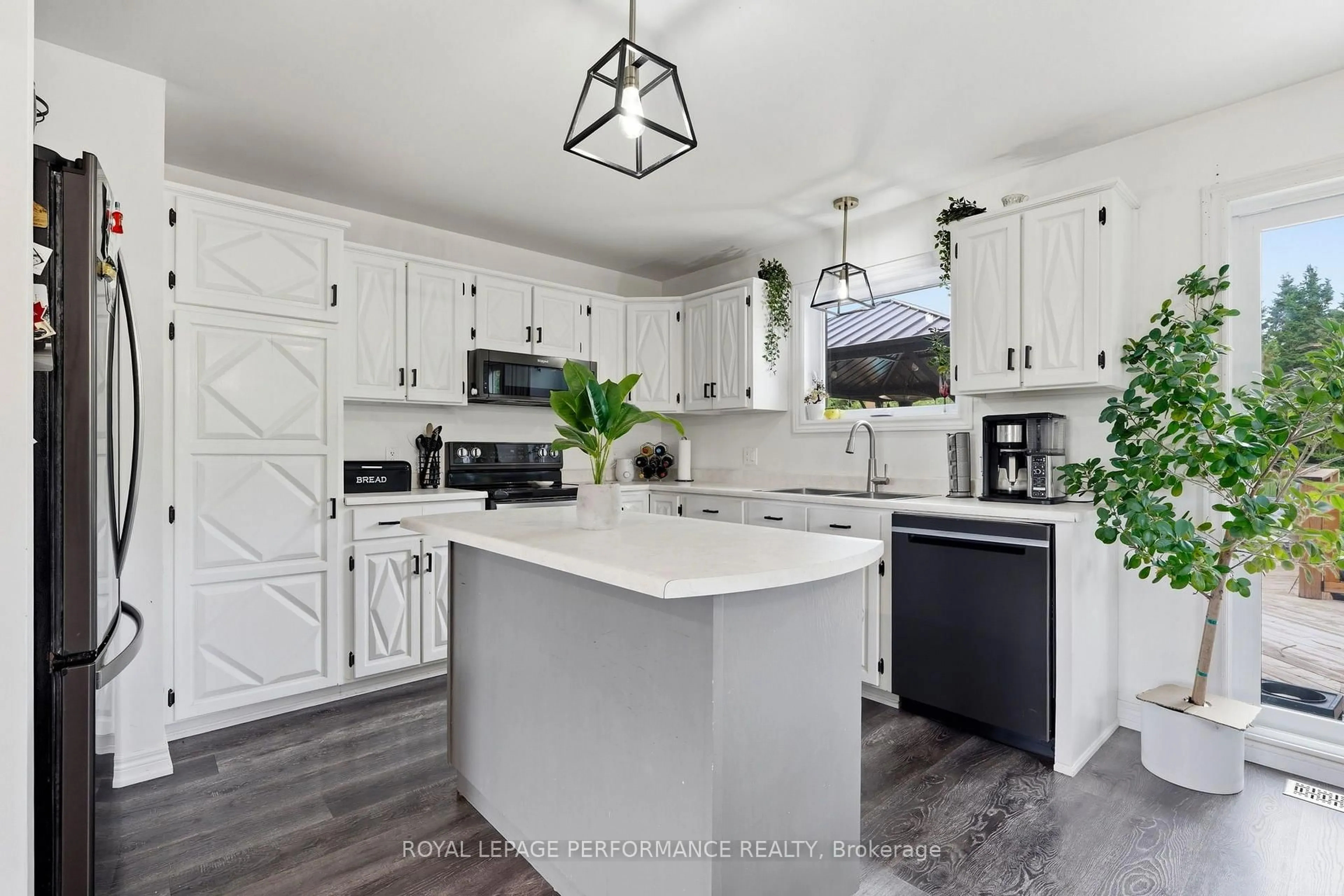 Open concept kitchen, ceramic/tile floor for 3230 Pattee Rd, Champlain Ontario K6A 2R2
