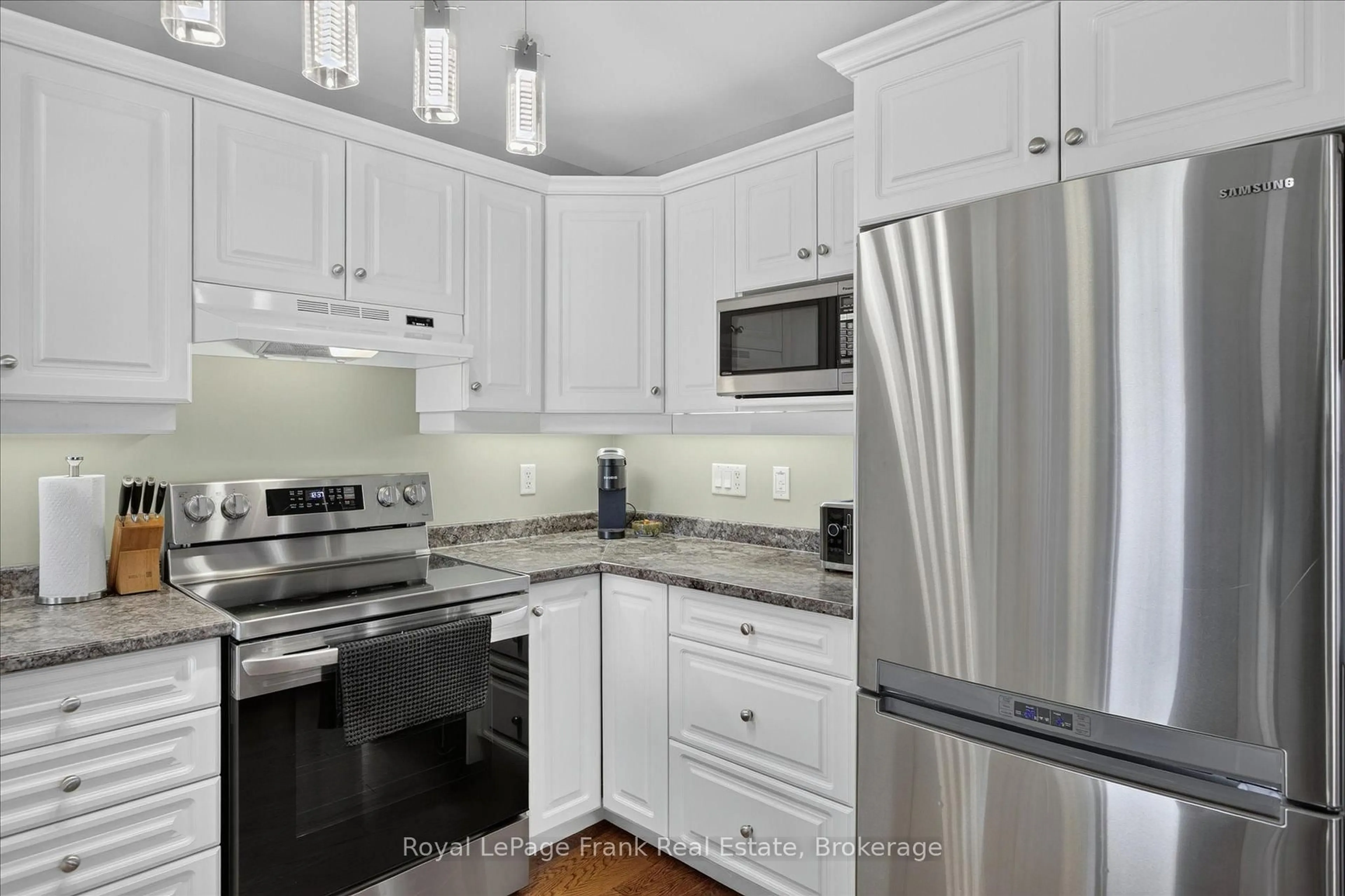 Standard kitchen, ceramic/tile floor for 2305 Marsdale Dr, Peterborough Ontario K9L 0B6