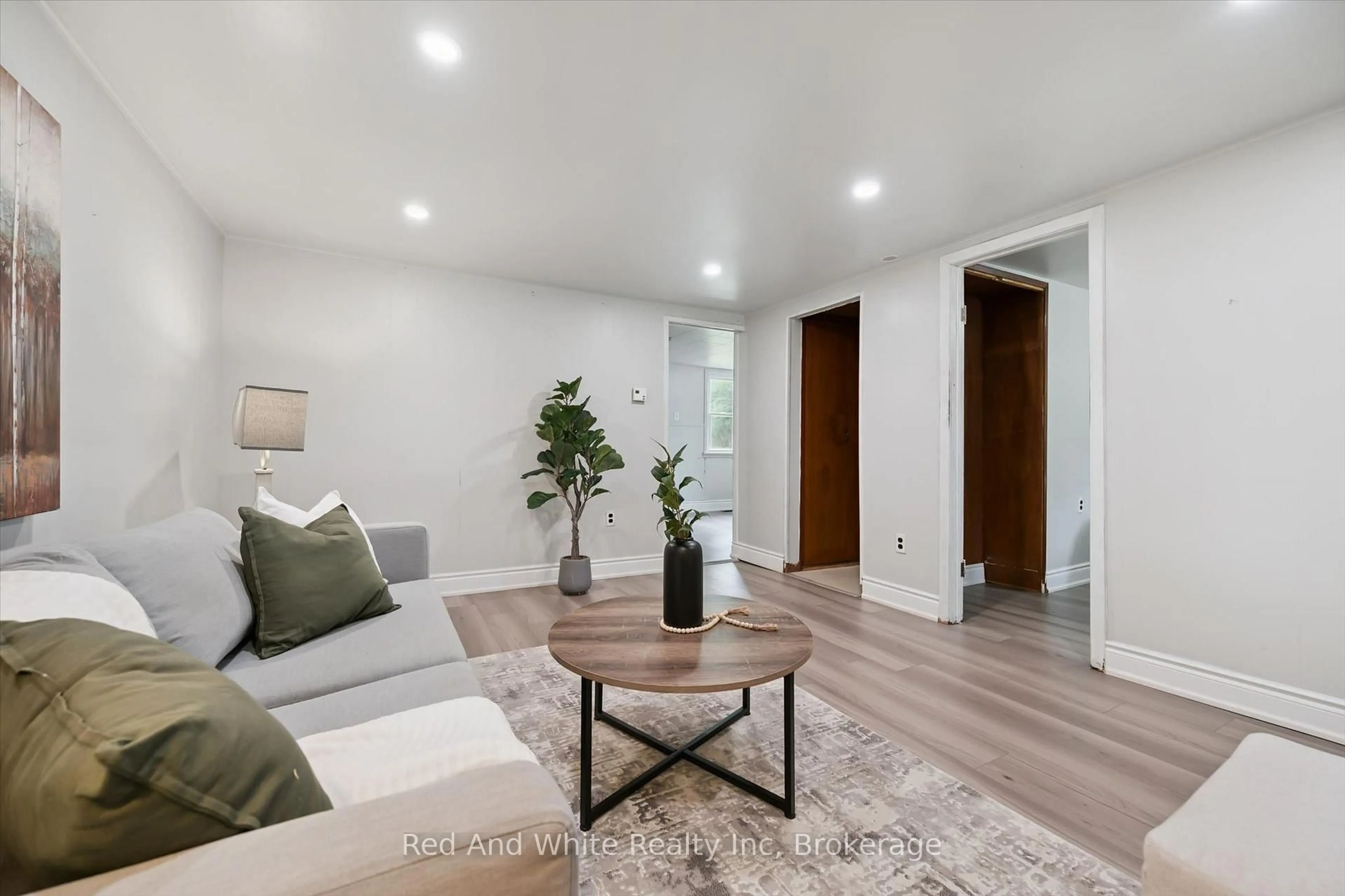 Living room with furniture, unknown for 1267 Hamilton St, Cambridge Ontario N3H 3G4