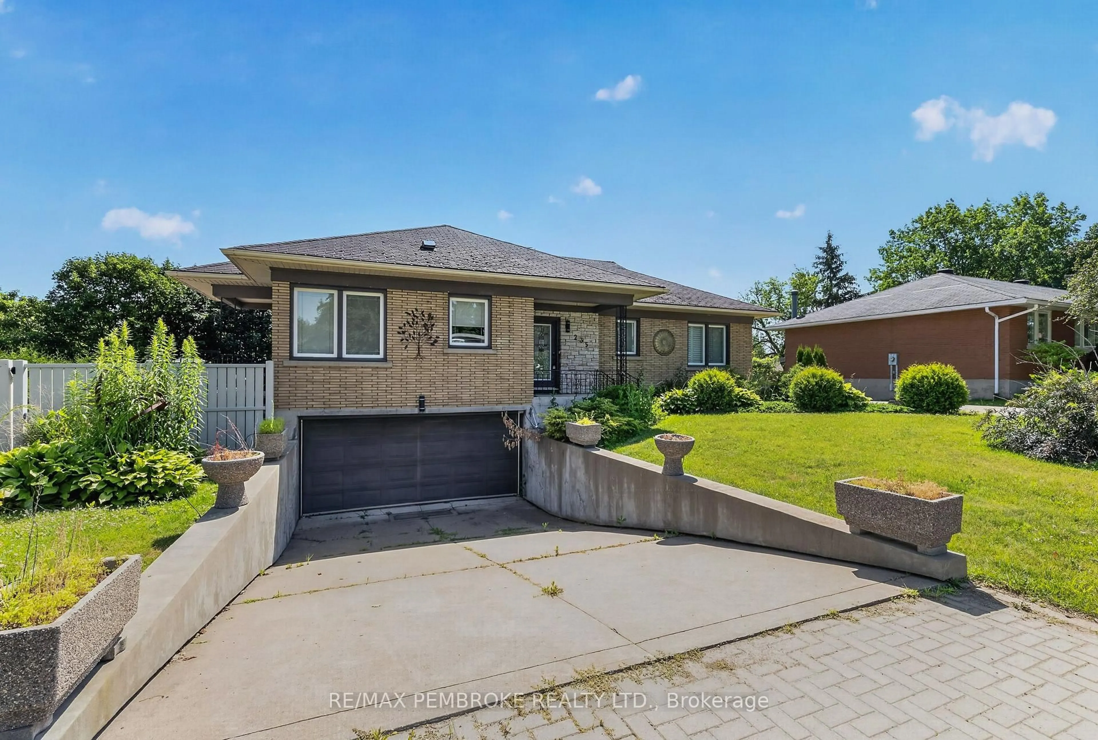 Home with brick exterior material, street for 235 Broadview Dr, Pembroke Ontario K8A 2A1