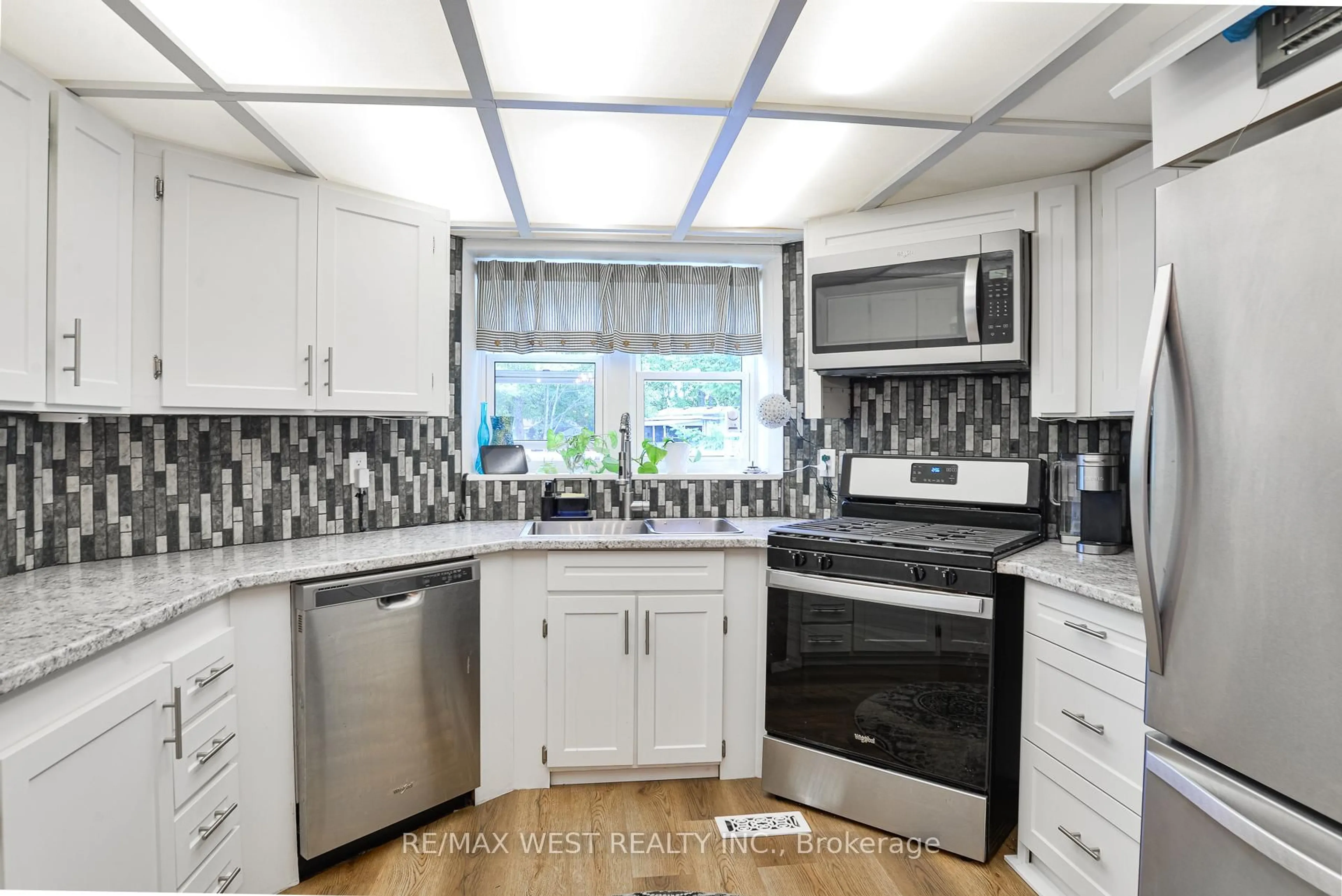 Unknown for 1007 Racoon Rd #100, Gravenhurst Ontario P1P 0C4