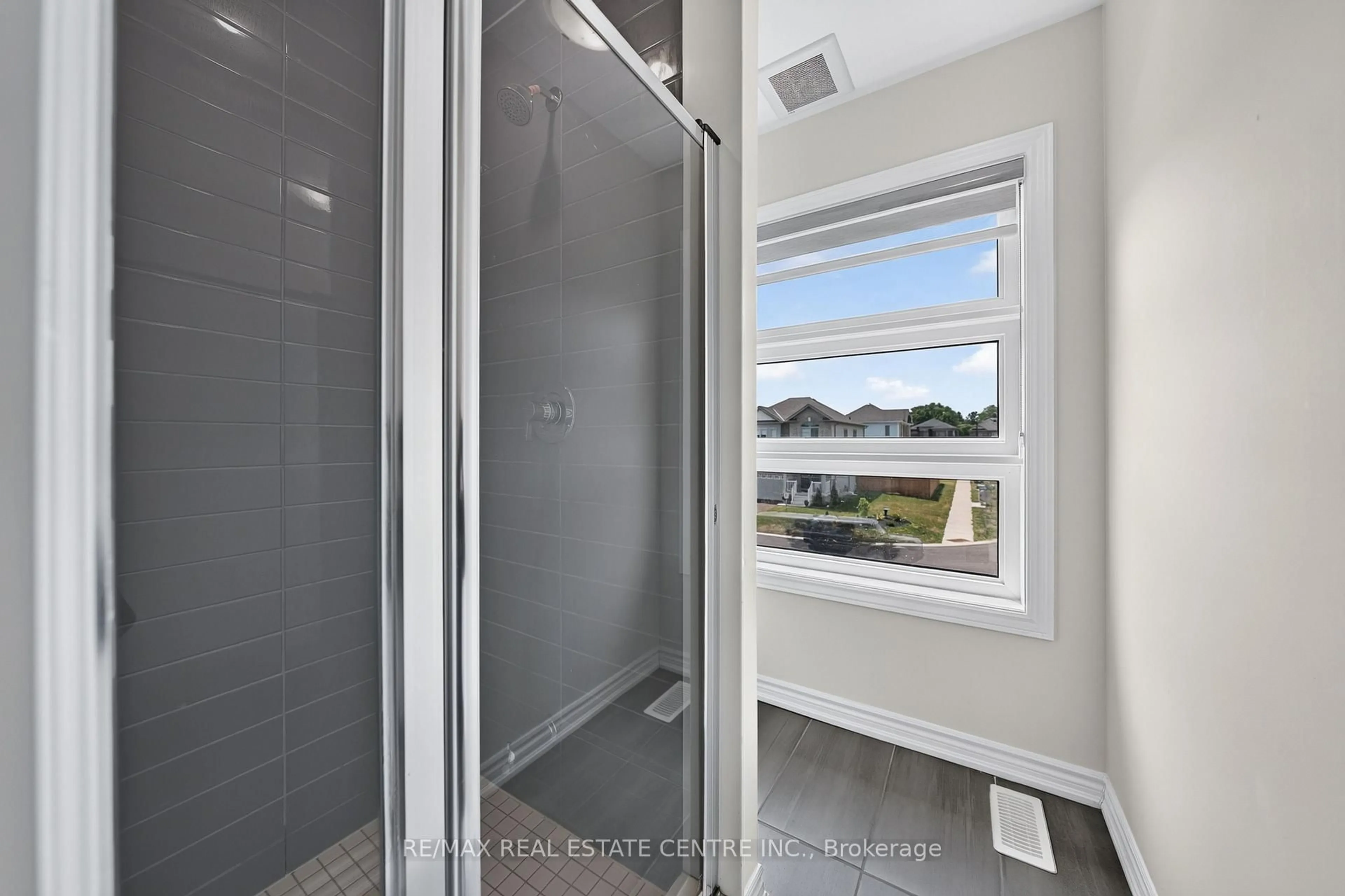 Unknown for 14 Heming St, Brant Ontario N3L 0M5