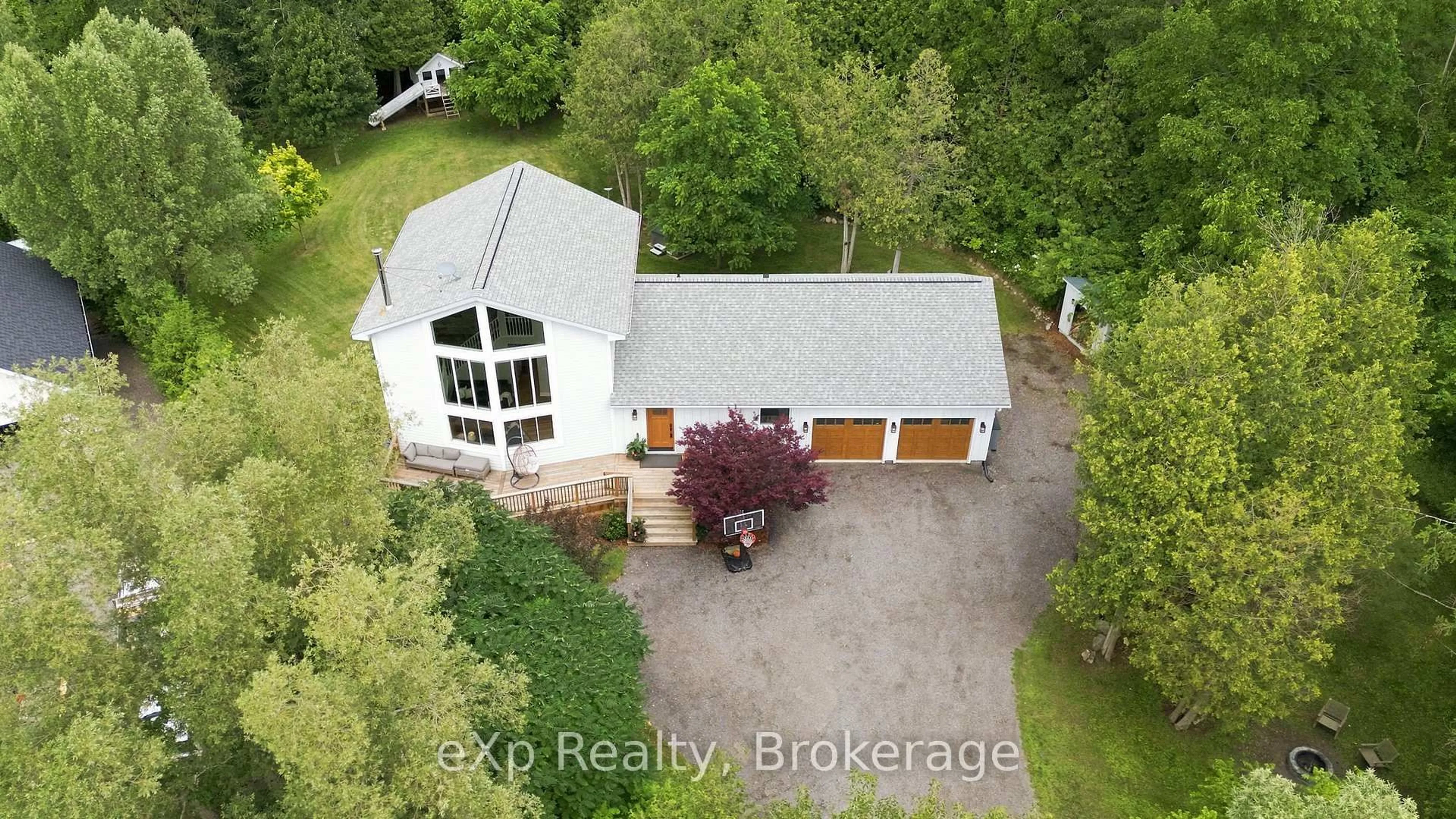 A pic from outside/outdoor area/front of a property/back of a property/a pic from drone, unknown for 7690 Bickle Hill Rd, Hamilton Township Ontario K9A 4J7