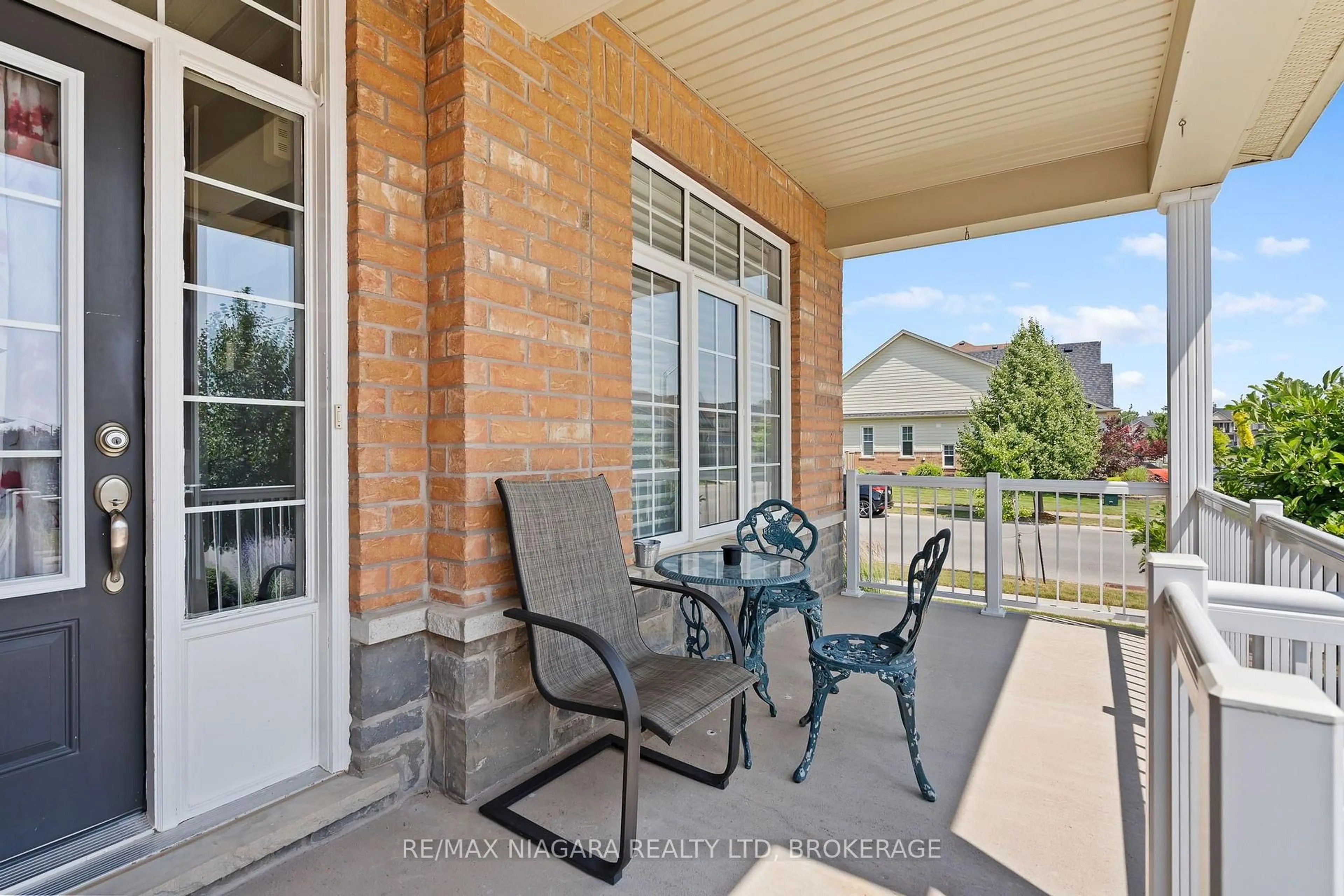 Patio, street for 4385 Cinnamon Grve, Niagara Falls Ontario L2G 0G2