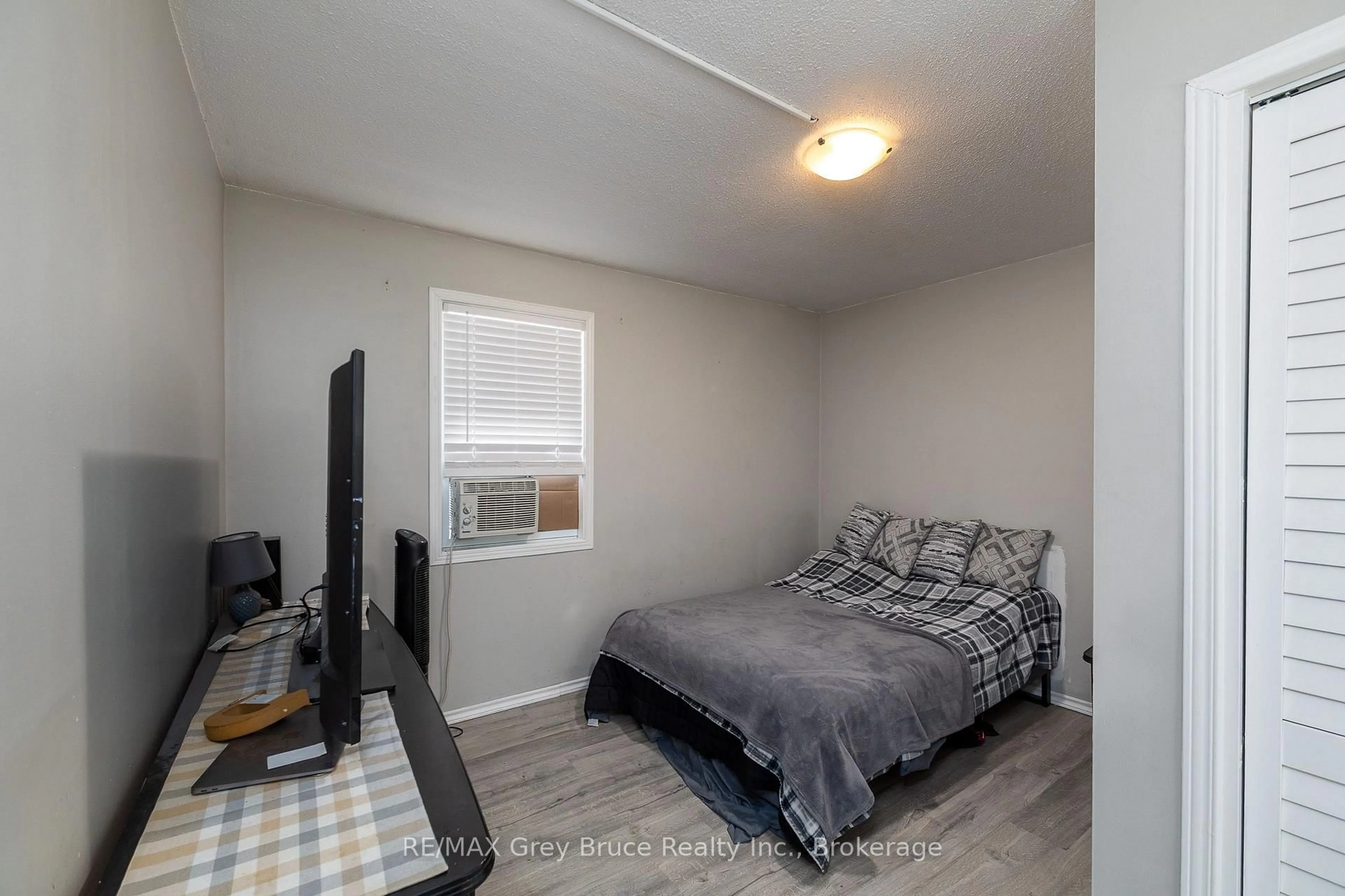 A pic of a room for 1110 2nd Ave, Owen Sound Ontario N4K 4N2