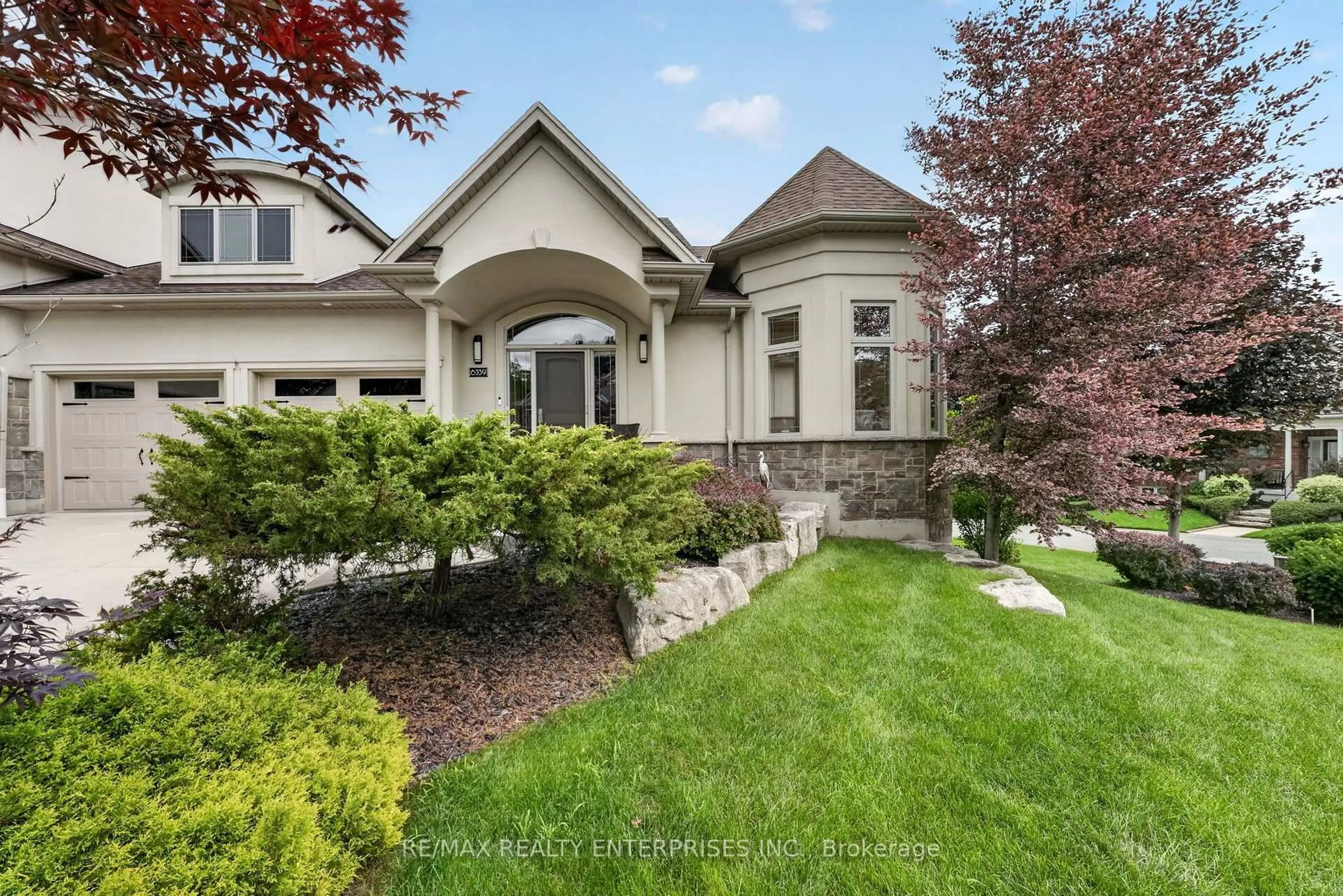 Home with brick exterior material, street for 6339 Pinestone Rd, Niagara Falls Ontario L2J 4L1