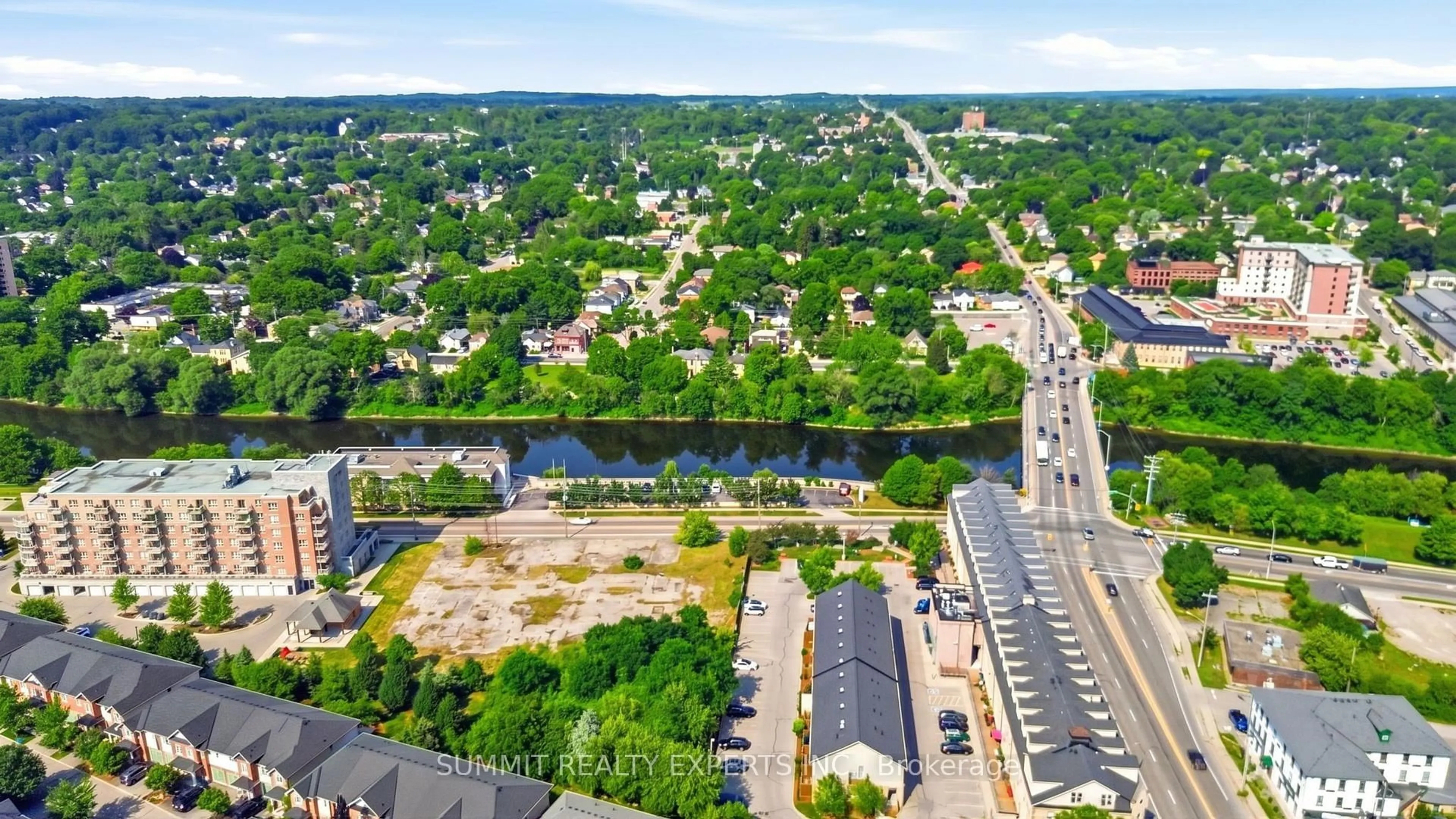 A pic from outside/outdoor area/front of a property/back of a property/a pic from drone, street for 225 Ainsile St, Cambridge Ontario N1R 3L2