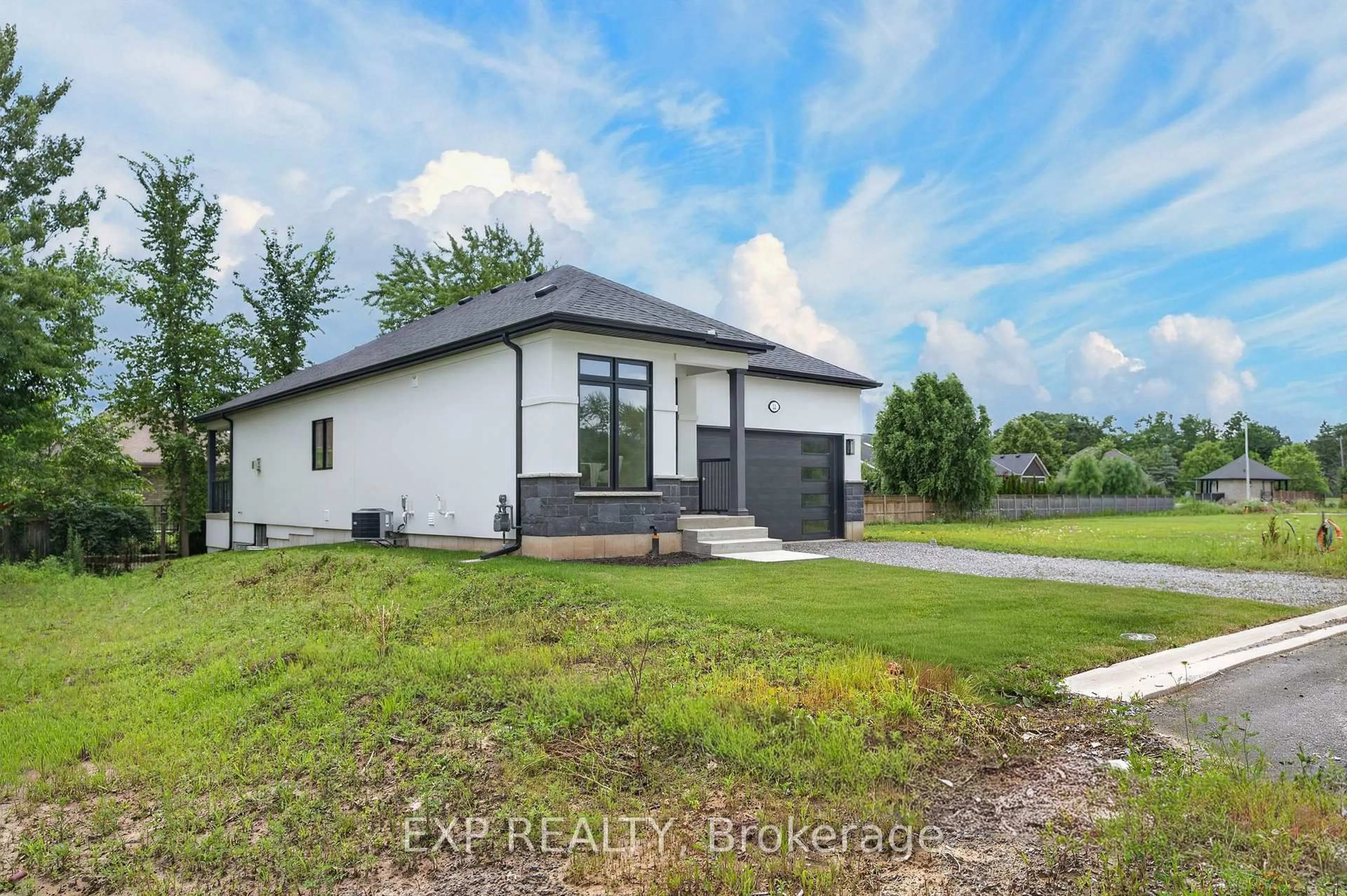 A pic from outside/outdoor area/front of a property/back of a property/a pic from drone, street for 11 Stickles St, Pelham Ontario L3C 3C3
