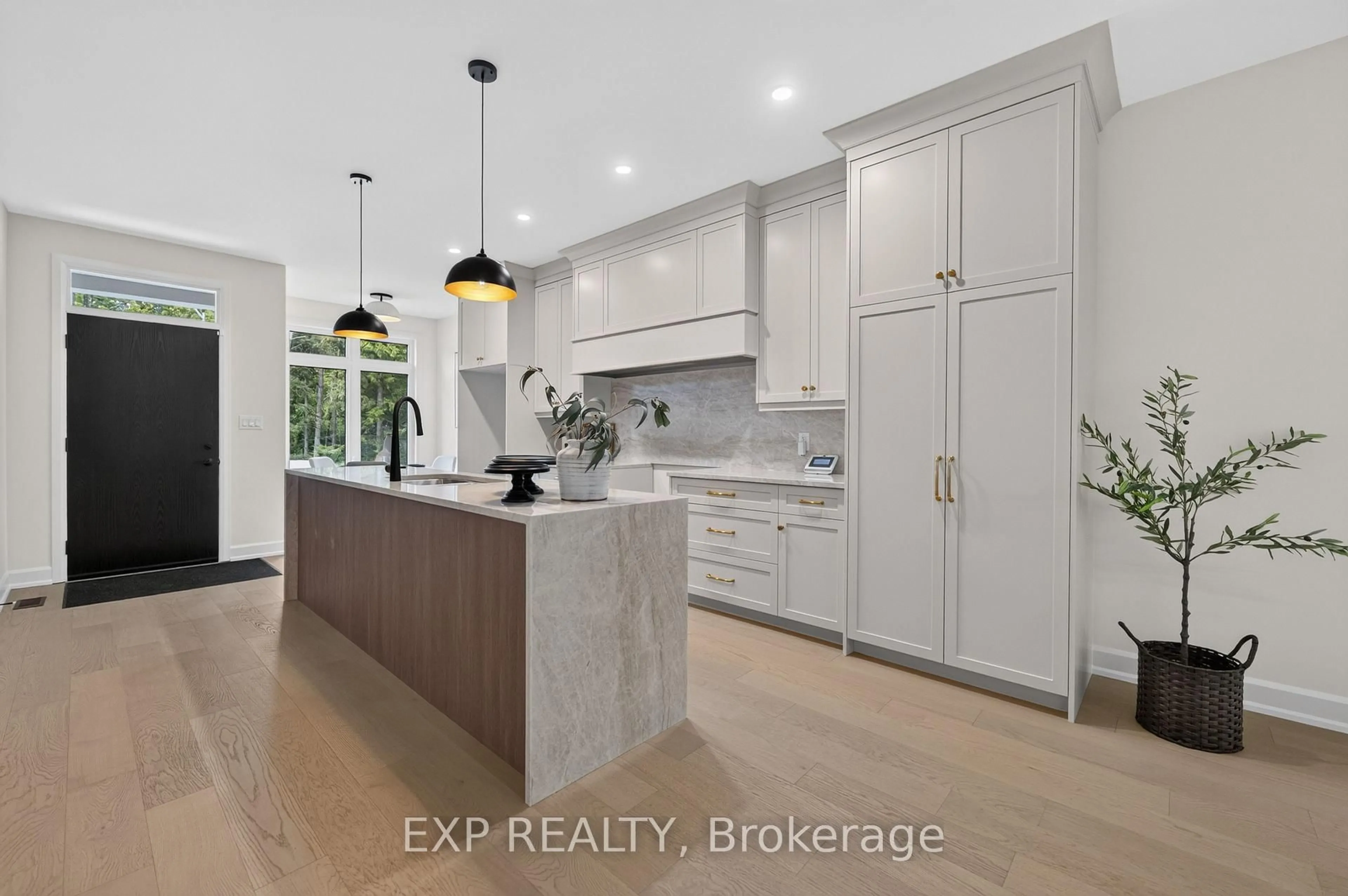 Open concept kitchen, ceramic/tile floor for 11 Stickles St, Pelham Ontario L3C 3C3