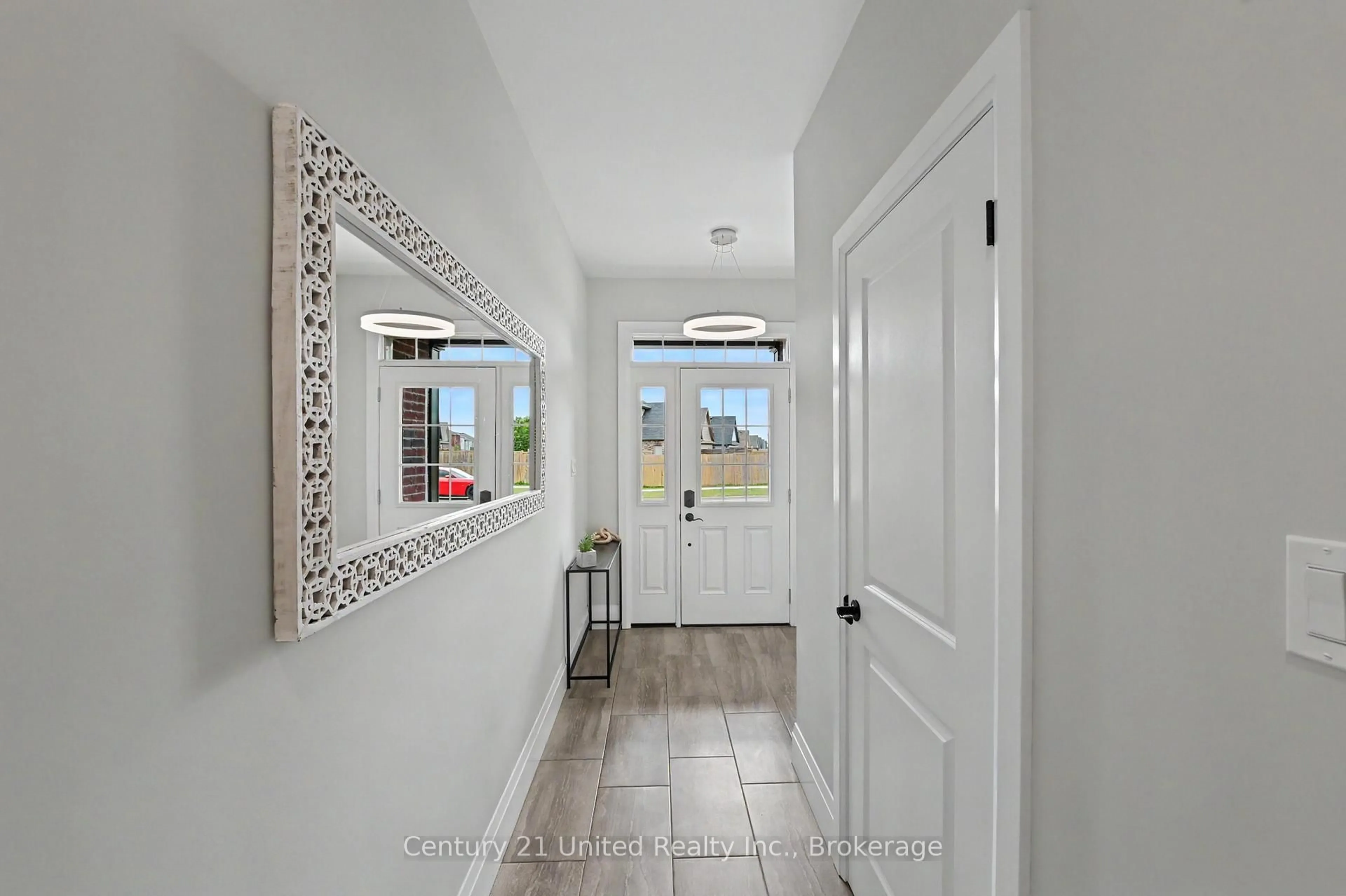 Indoor entryway for 606 Settlers Rdge, Peterborough Ontario K9L 0G3