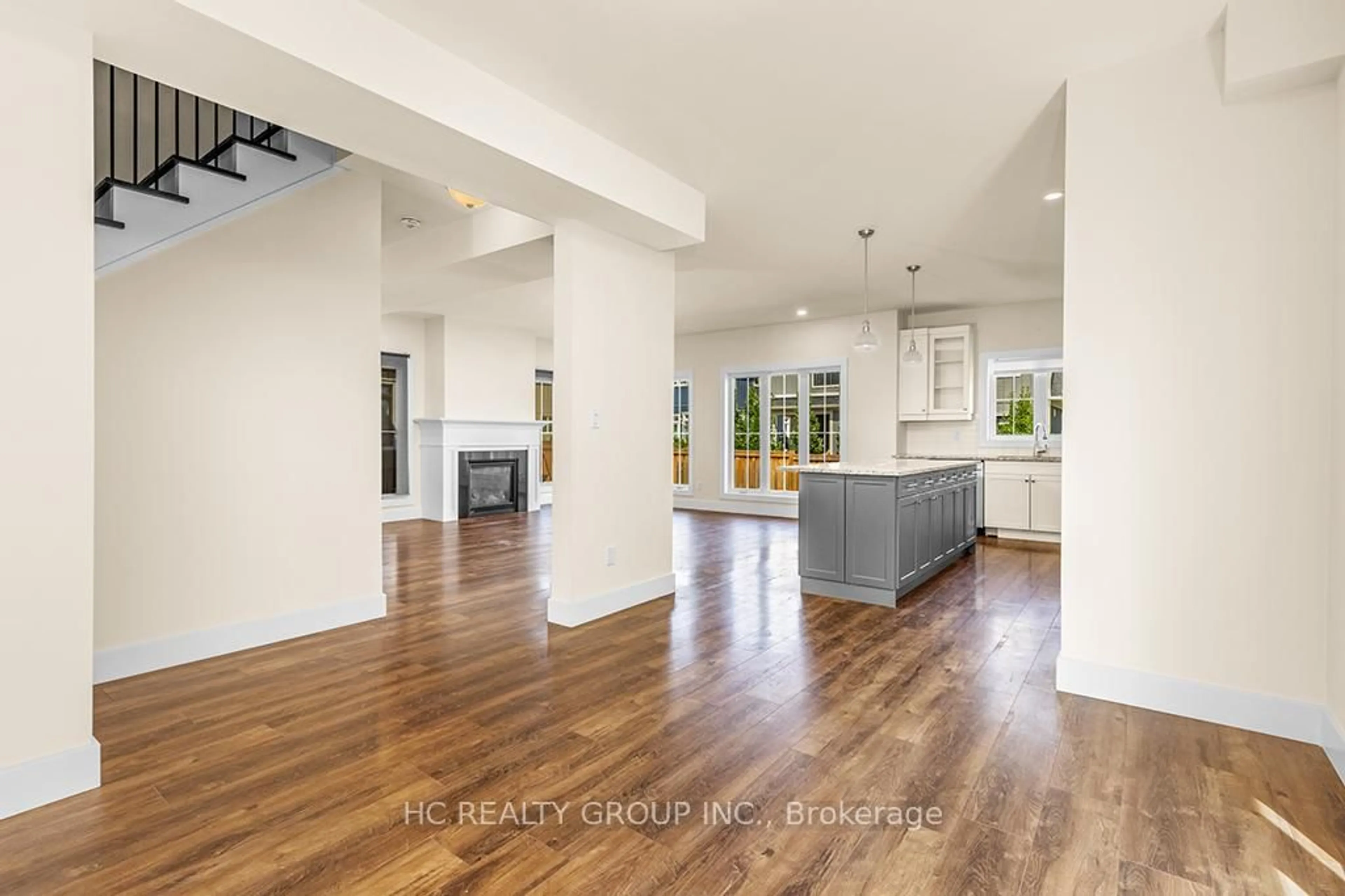 Open concept kitchen, unknown for 181 Yellow Birch Cres, Blue Mountains Ontario L9Y 0Z3