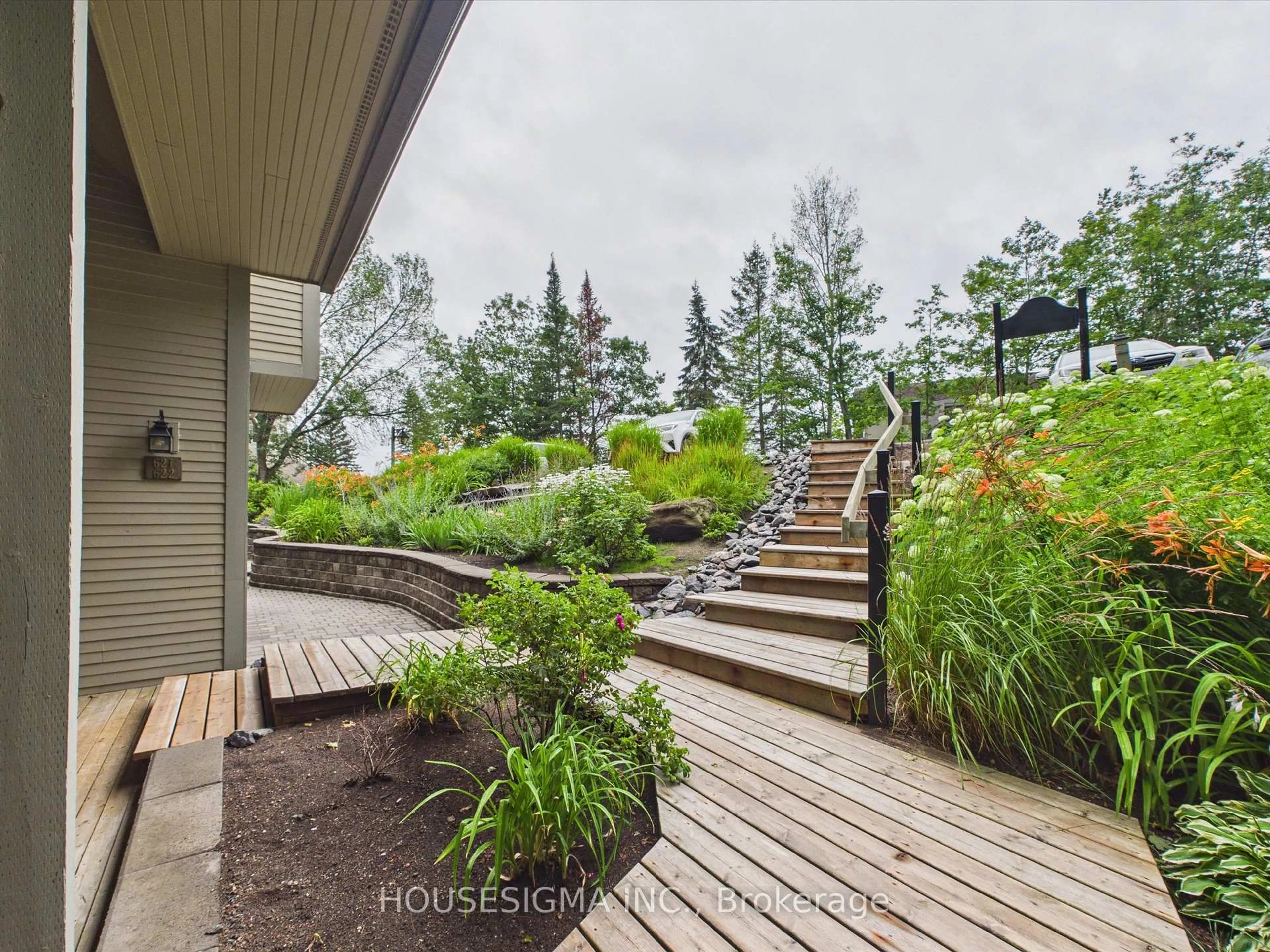 Patio, unknown for 631 Grandview Hilltop Dr #6, Huntsville Ontario P1H 2J5
