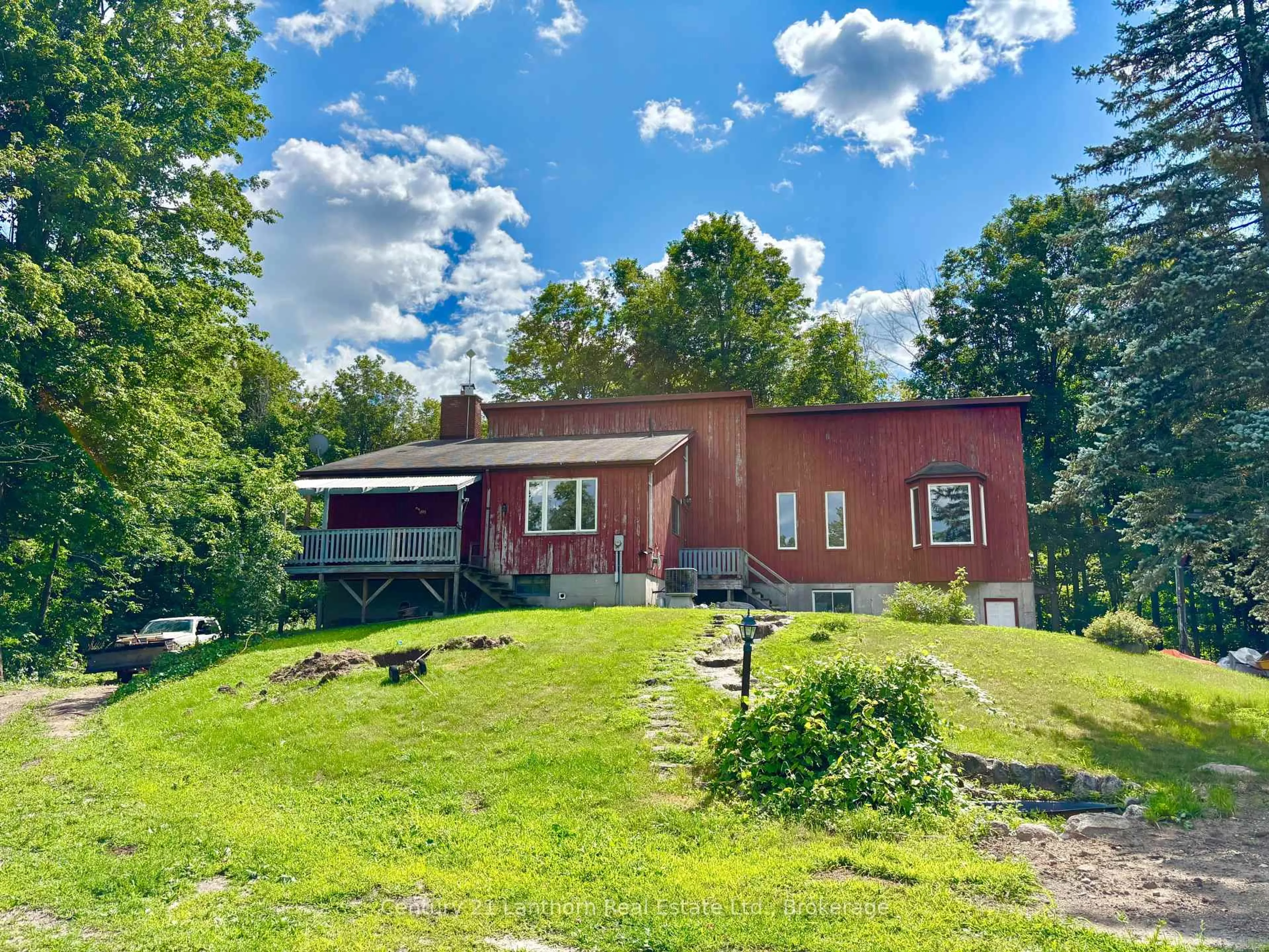 A pic from outside/outdoor area/front of a property/back of a property/a pic from drone, unknown for 790 Clearview Rd, Stirling Ontario K0K 3E0