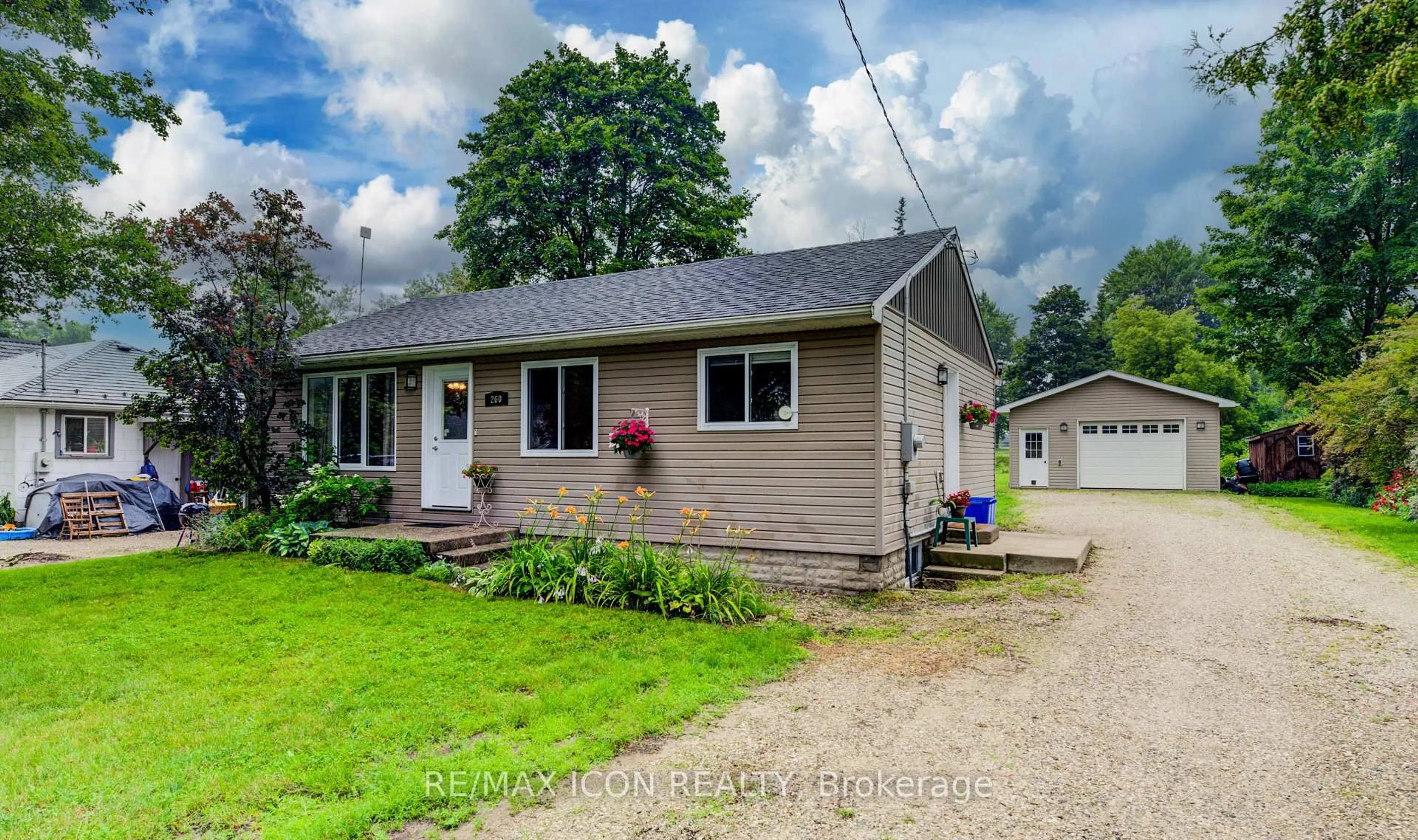 Unknown for 260 Egremont St, Wellington North Ontario N0G 2L2