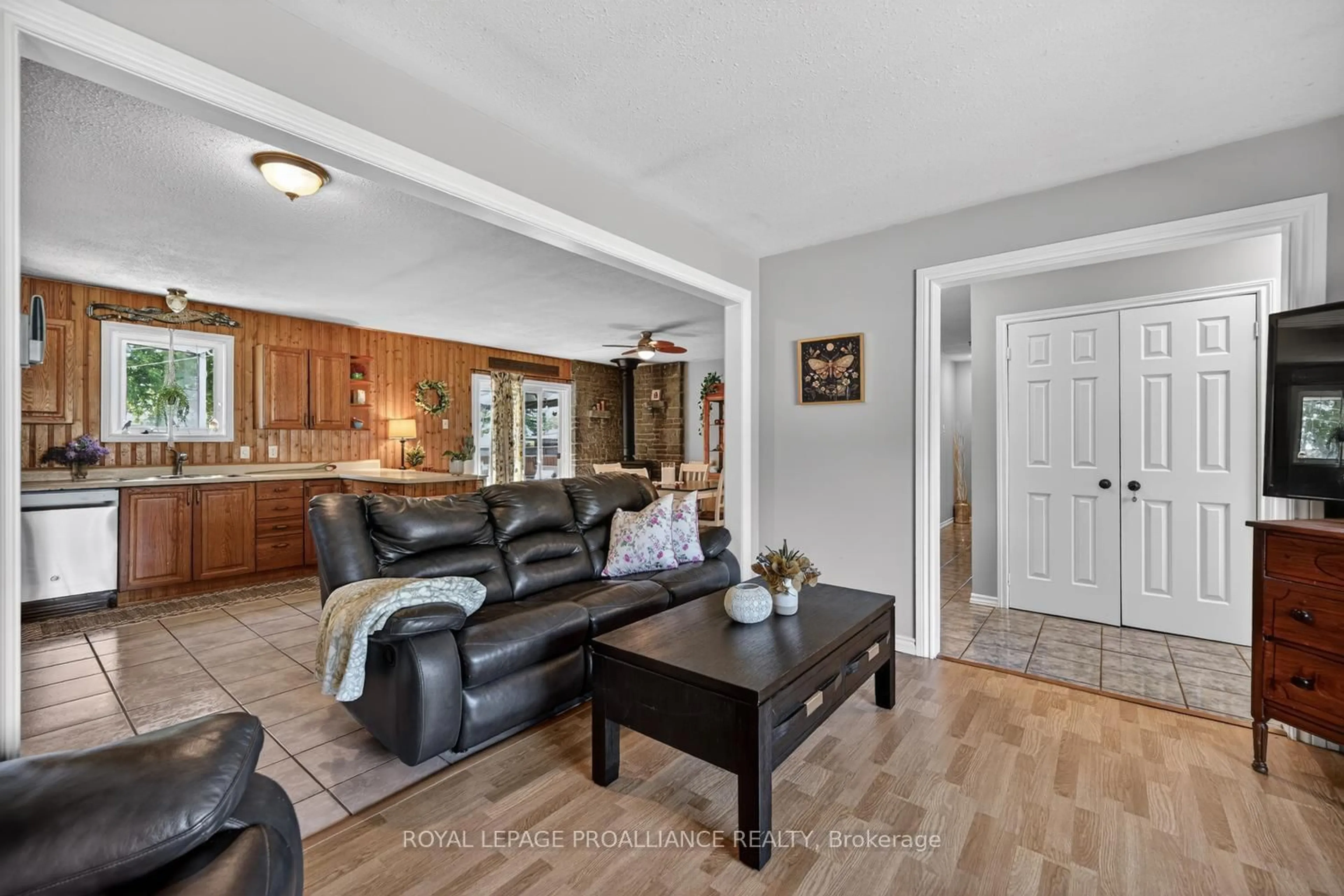 Living room with furniture, ceramic/tile floor for 913 George St, Edwardsburgh/Cardinal Ontario K0E 1E0