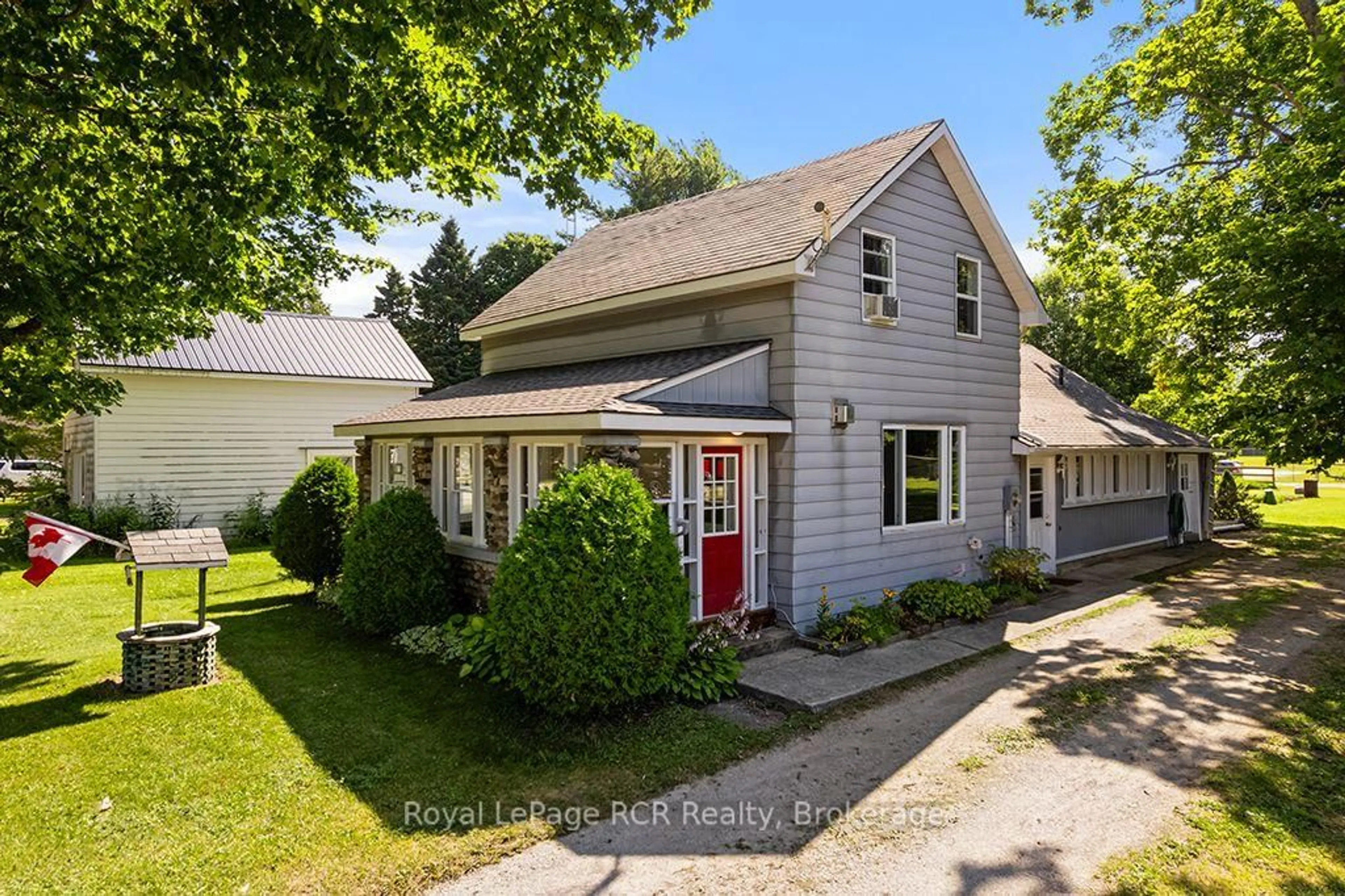 A pic from outside/outdoor area/front of a property/back of a property/a pic from drone, street for 680210 30 Sdrd, Chatsworth Ontario N0H 1R0