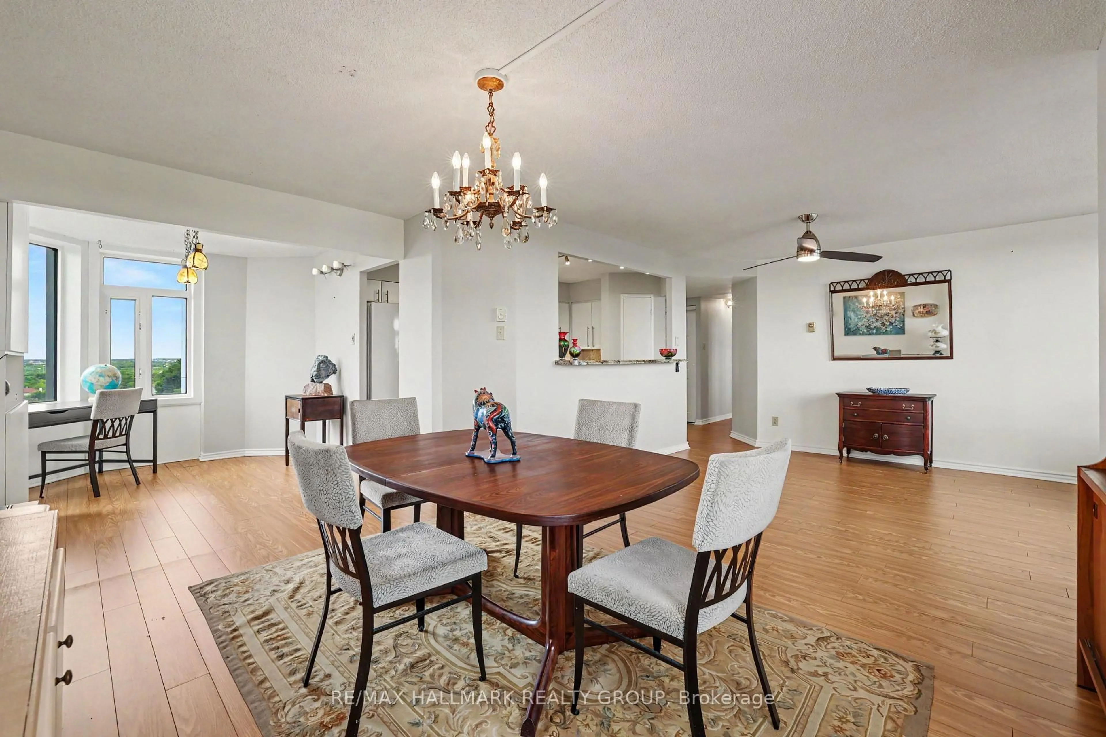 Dining room, wood/laminate floor for 1025 Grenon Ave #915, Ottawa Ontario K2B 8S5