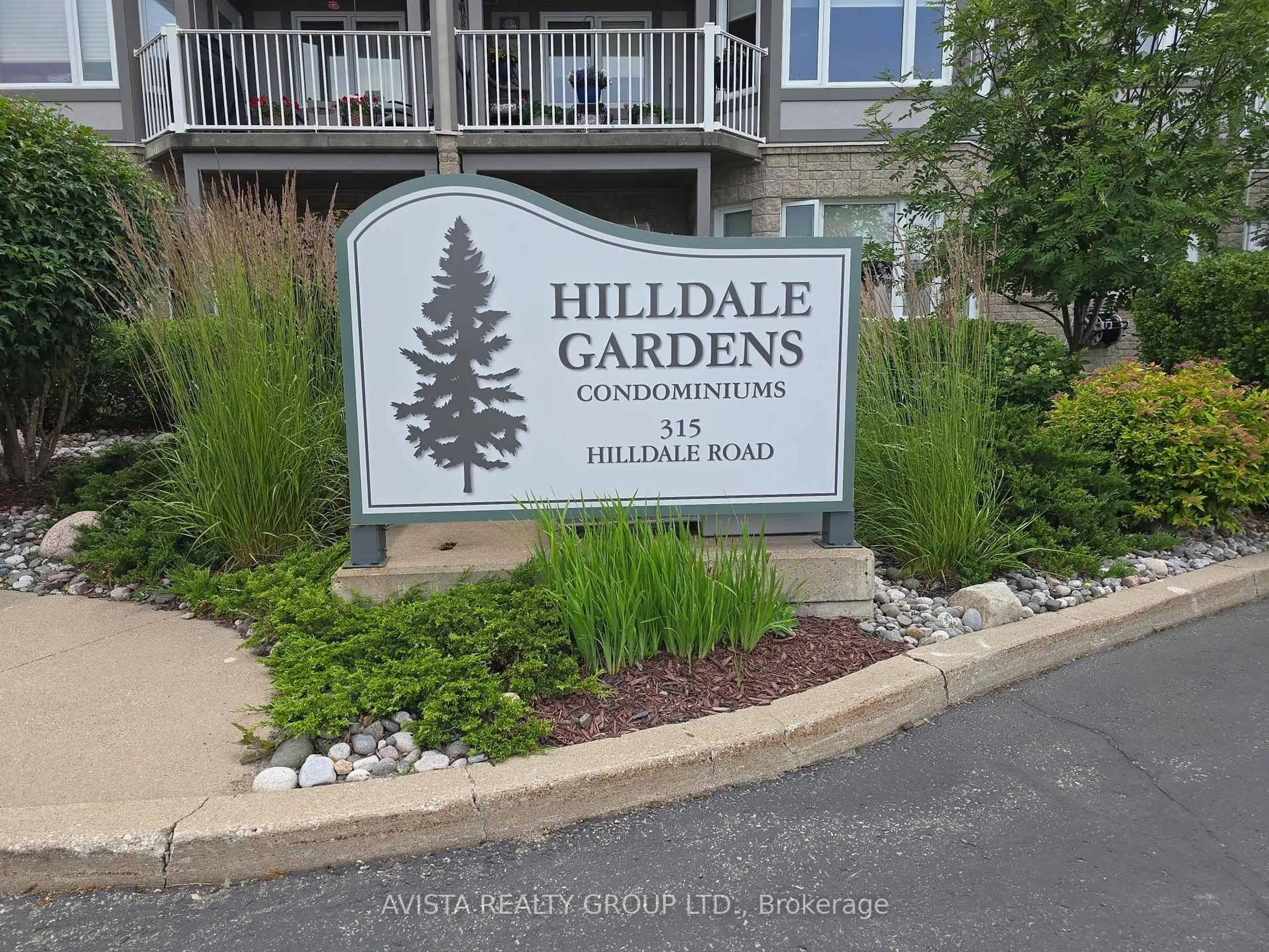 Indoor entryway for 315 Hilldale Rd Suite 108, Thunder Bay Ontario P7G 1J7
