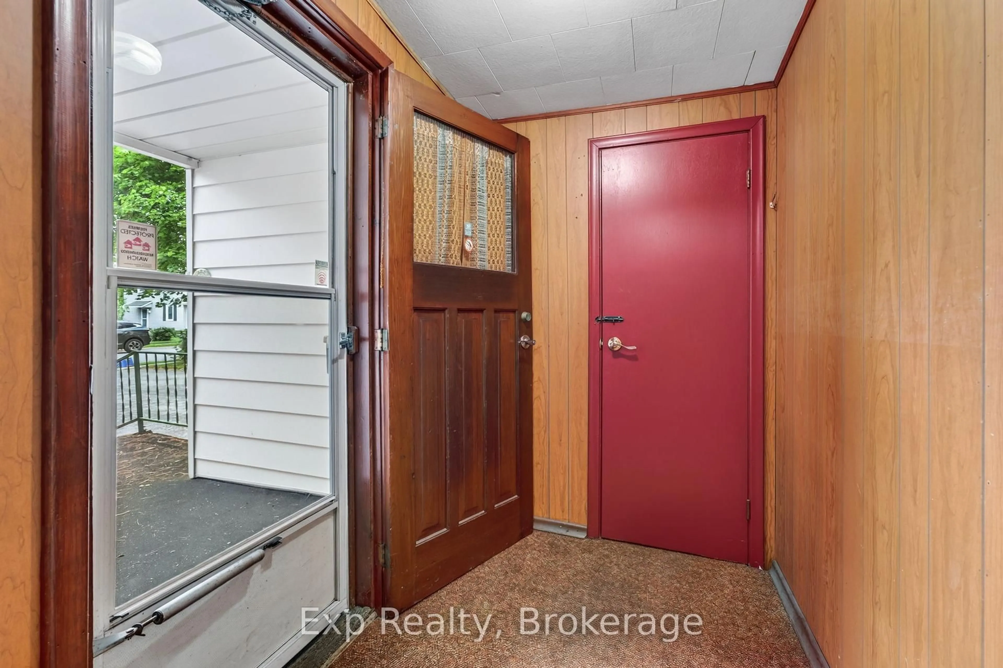 Indoor entryway for 43 Paul St, Prince Edward County Ontario K0K 2T0