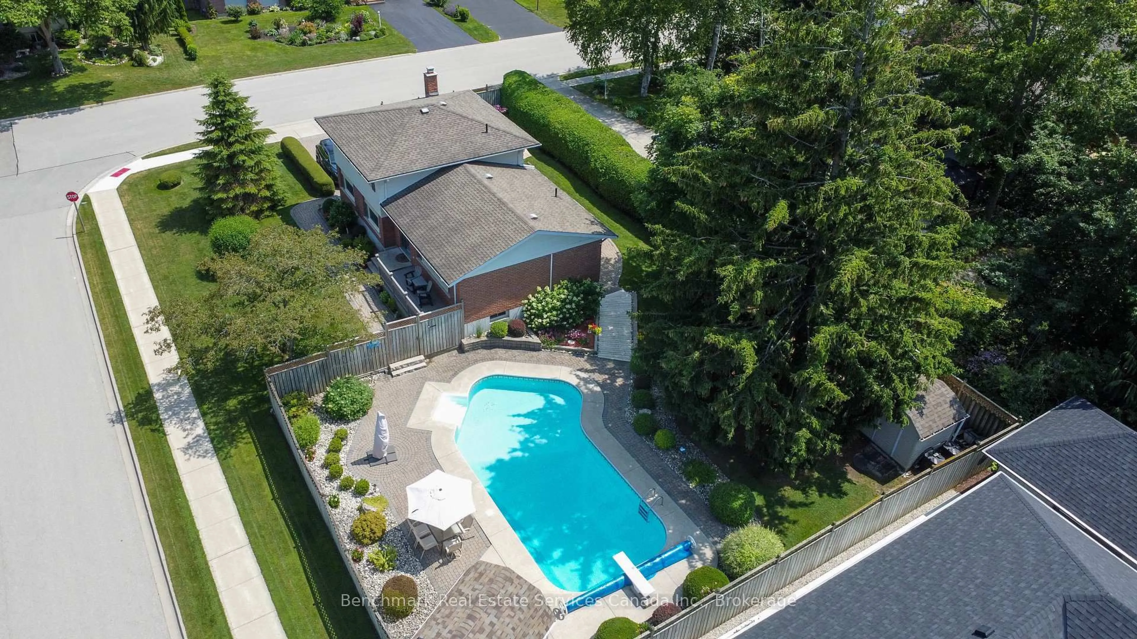 A pic from outside/outdoor area/front of a property/back of a property/a pic from drone, street for 23 Inverness St, Kincardine Ontario N2Z 1J7