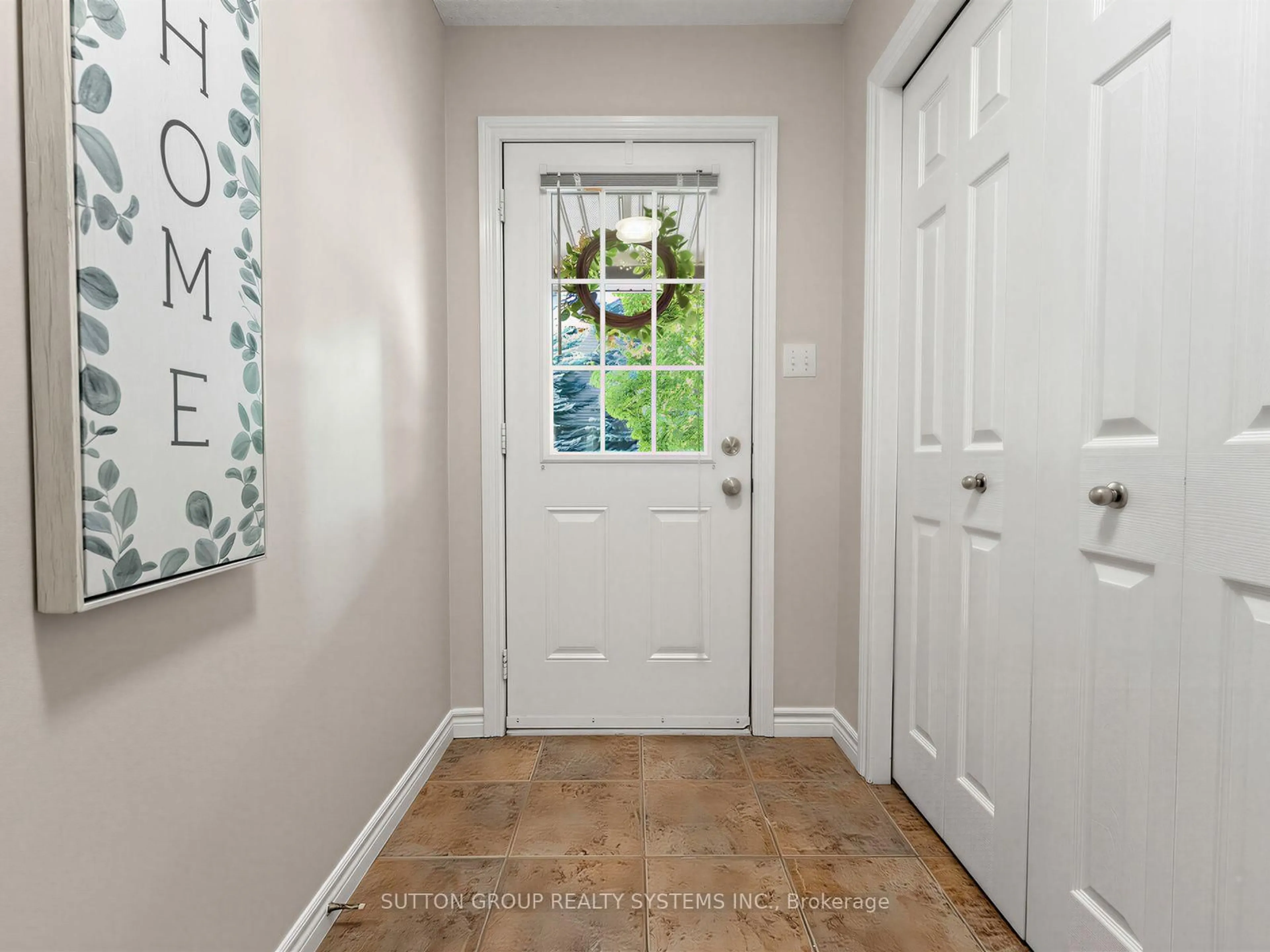 Indoor entryway for 30 Vaughan St #68, Guelph Ontario N1G 0B8