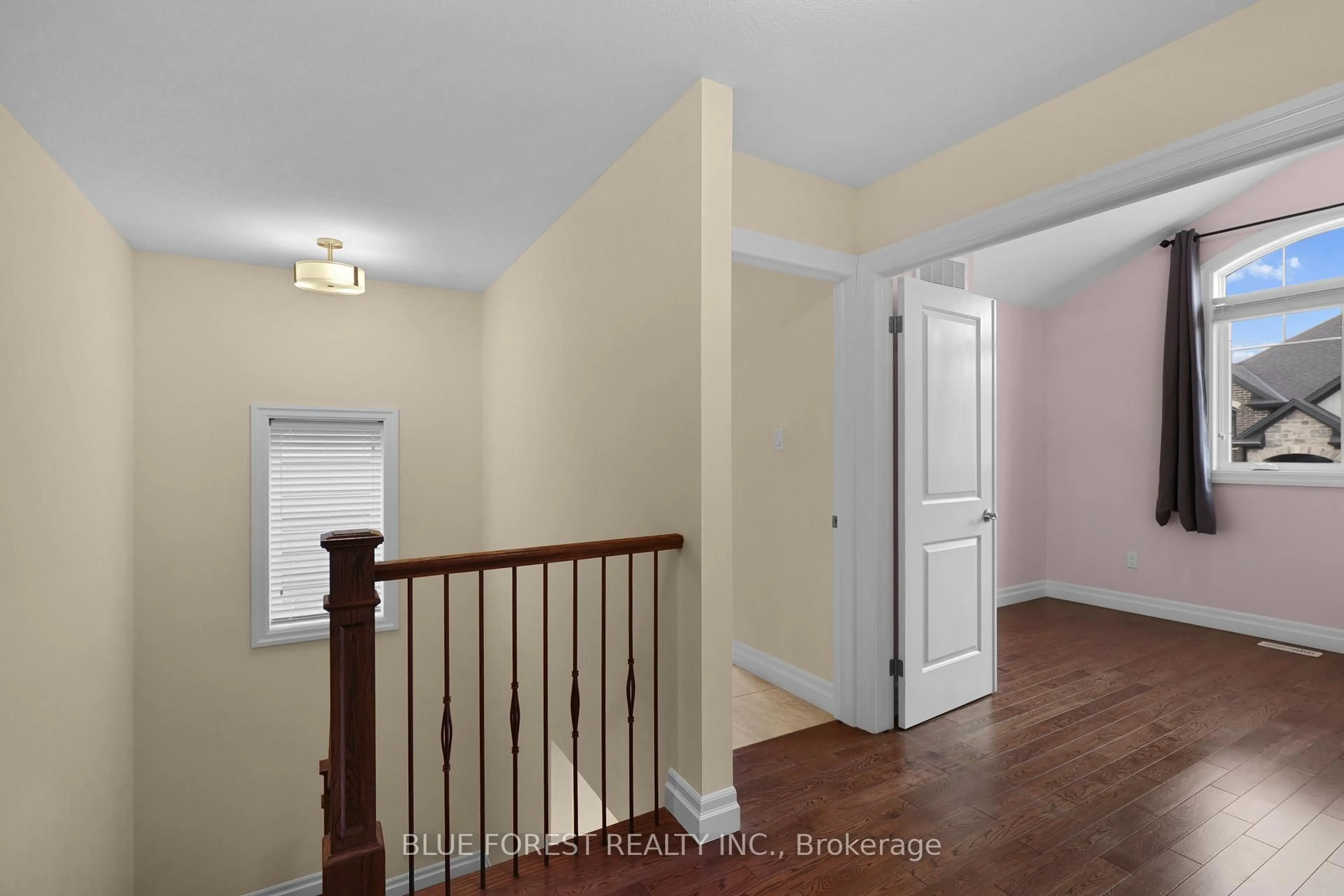 Unknown for 1061 Eagletrace Dr #177, London North Ontario N6G 0T3