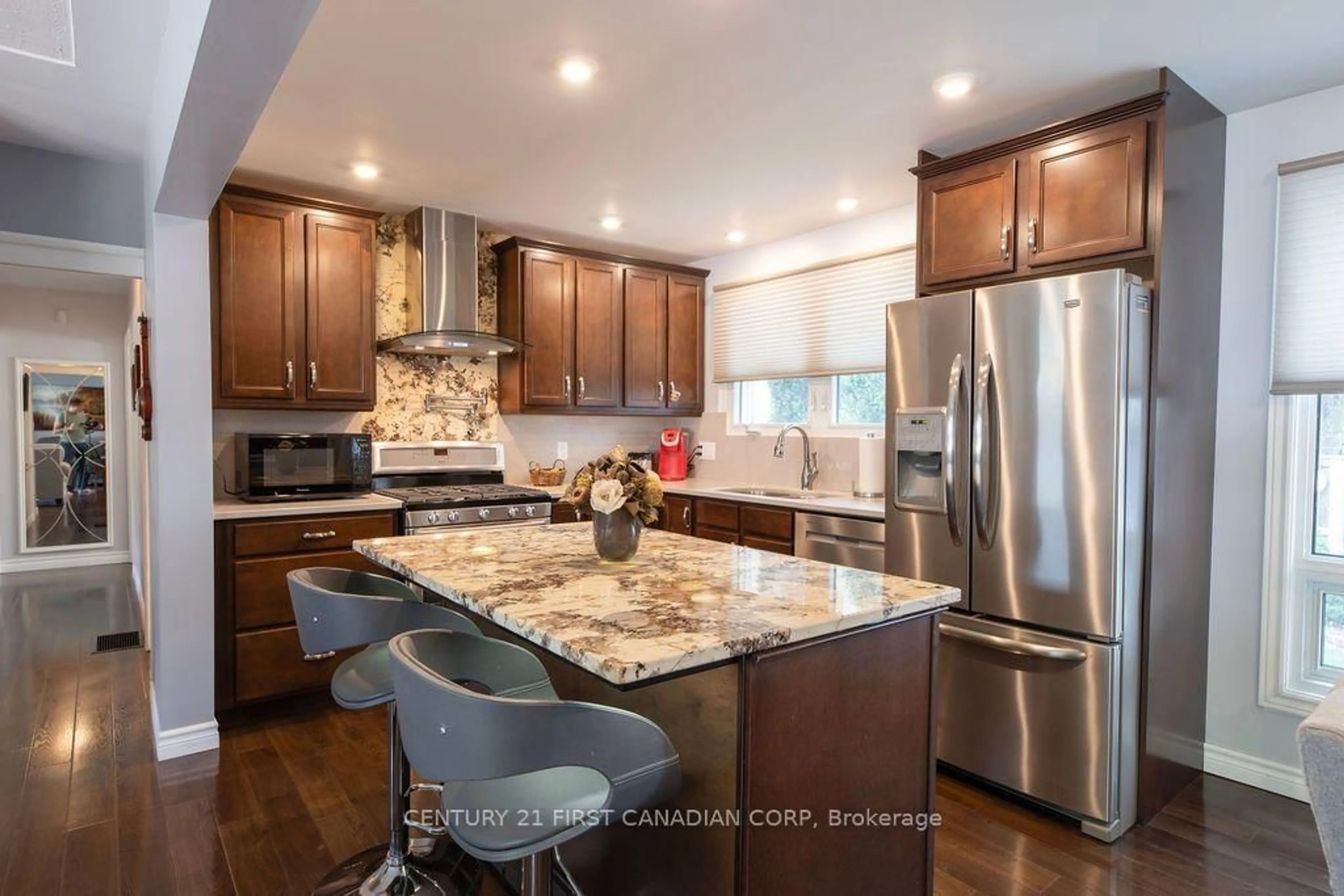 Contemporary kitchen, ceramic/tile floor for 252 Rapley St, Strathroy-Caradoc Ontario N7G 3E6